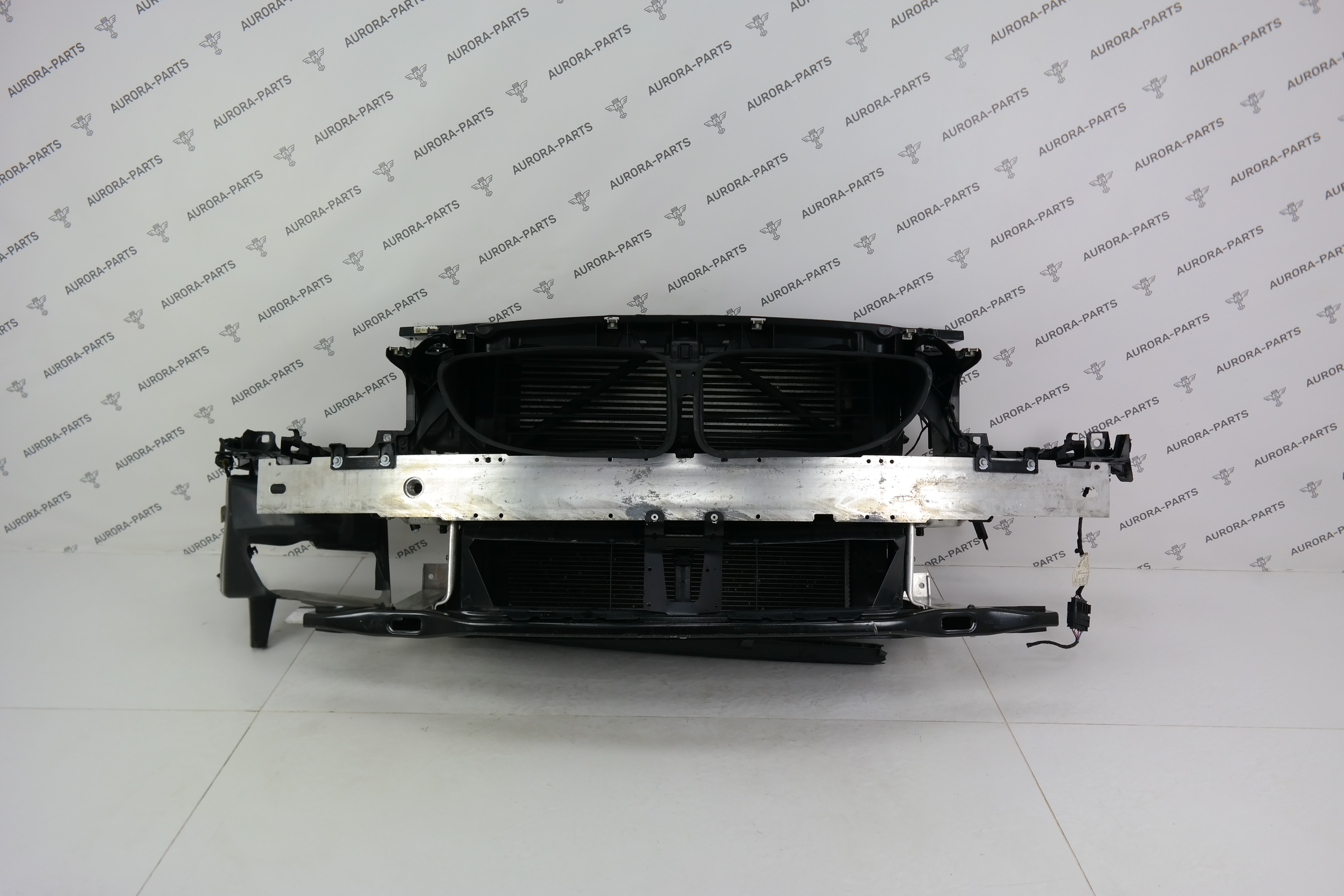 Кассета радиаторов в сборе с передней панелью BMW 6-Series