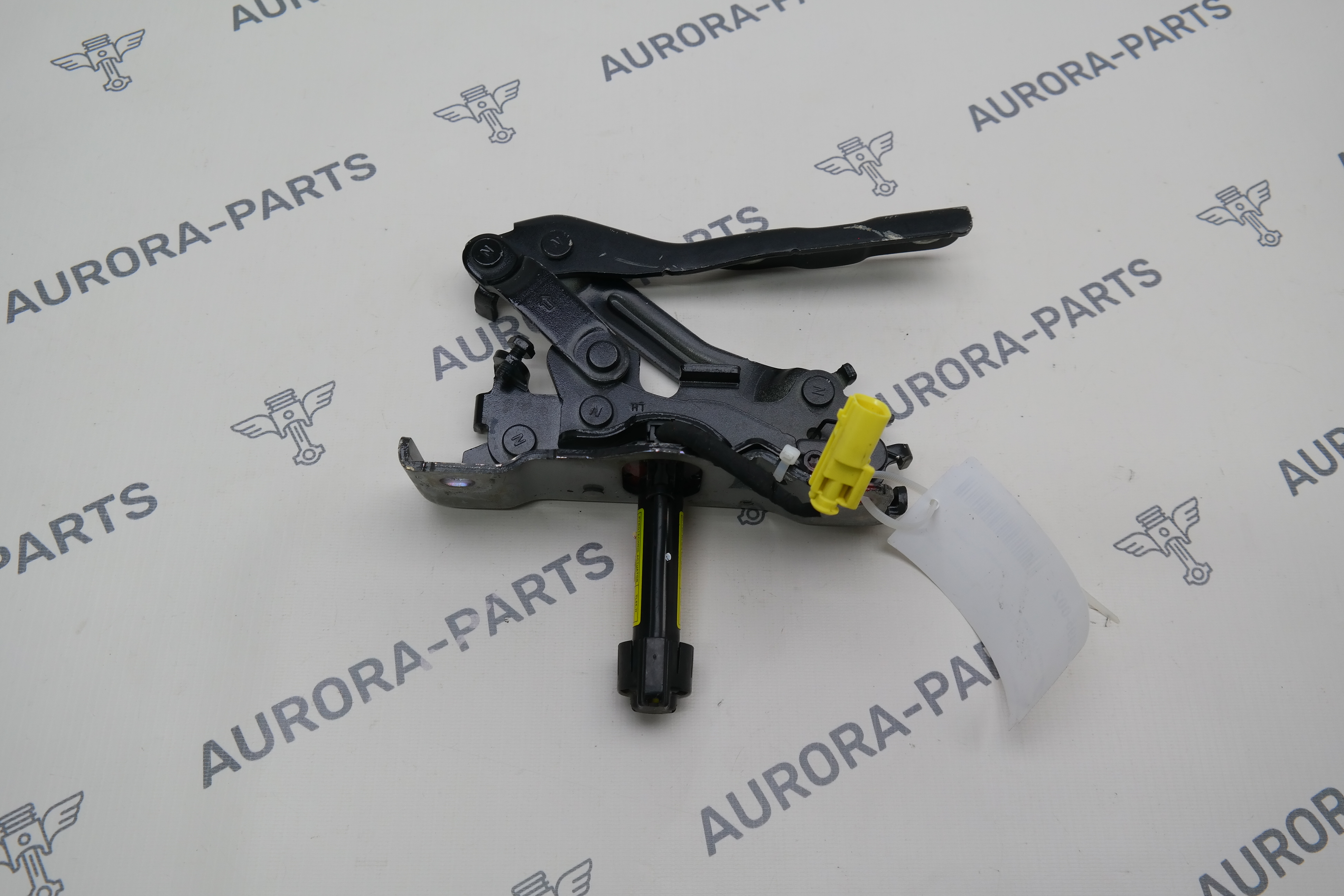 Петля капота в сборе с пиропатроном LH Hyundai Tucson