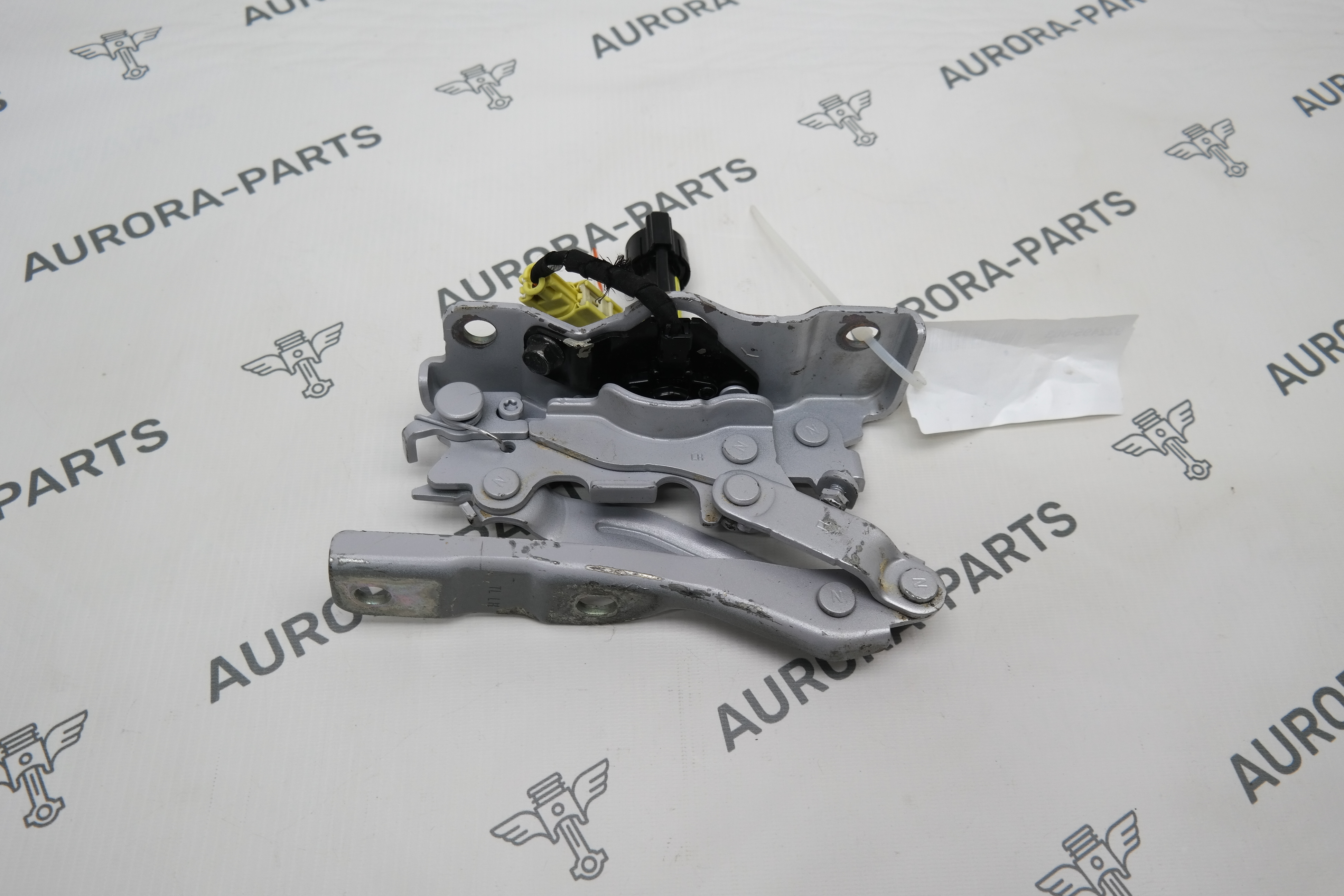 Петля капота в сборе с пиропатроном LH Hyundai Tucson