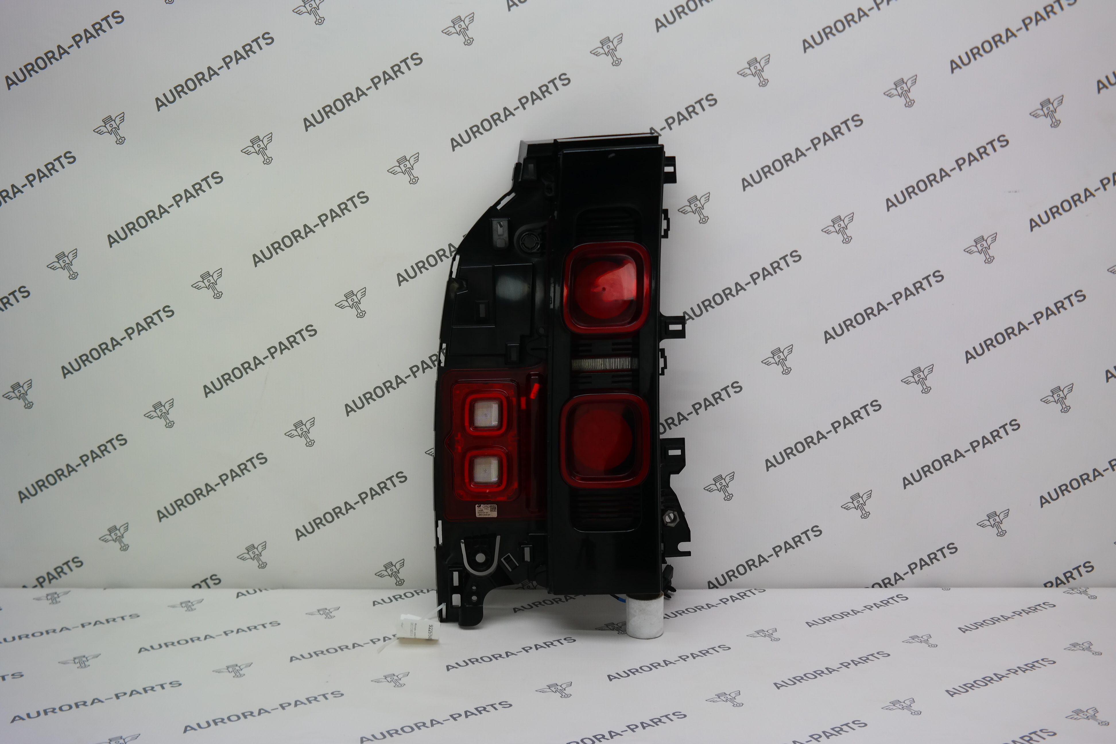 Фонарь задний LH Land Rover Defender