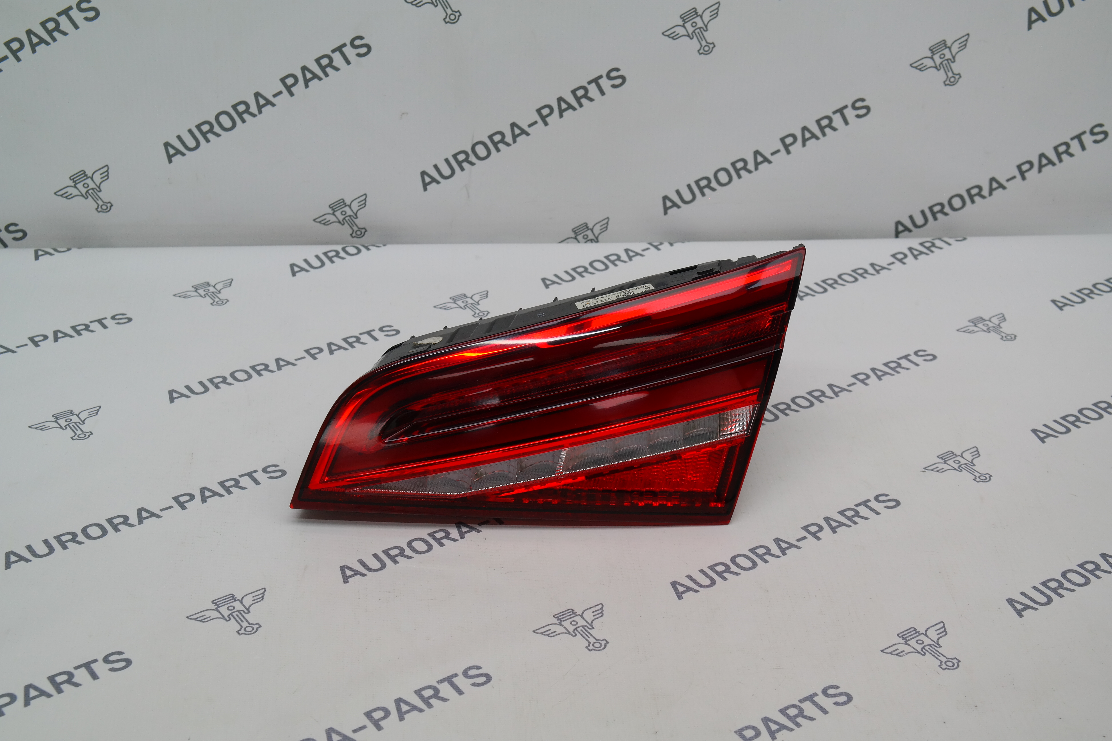 Фонарь задний RH в крышку багажника Audi A3