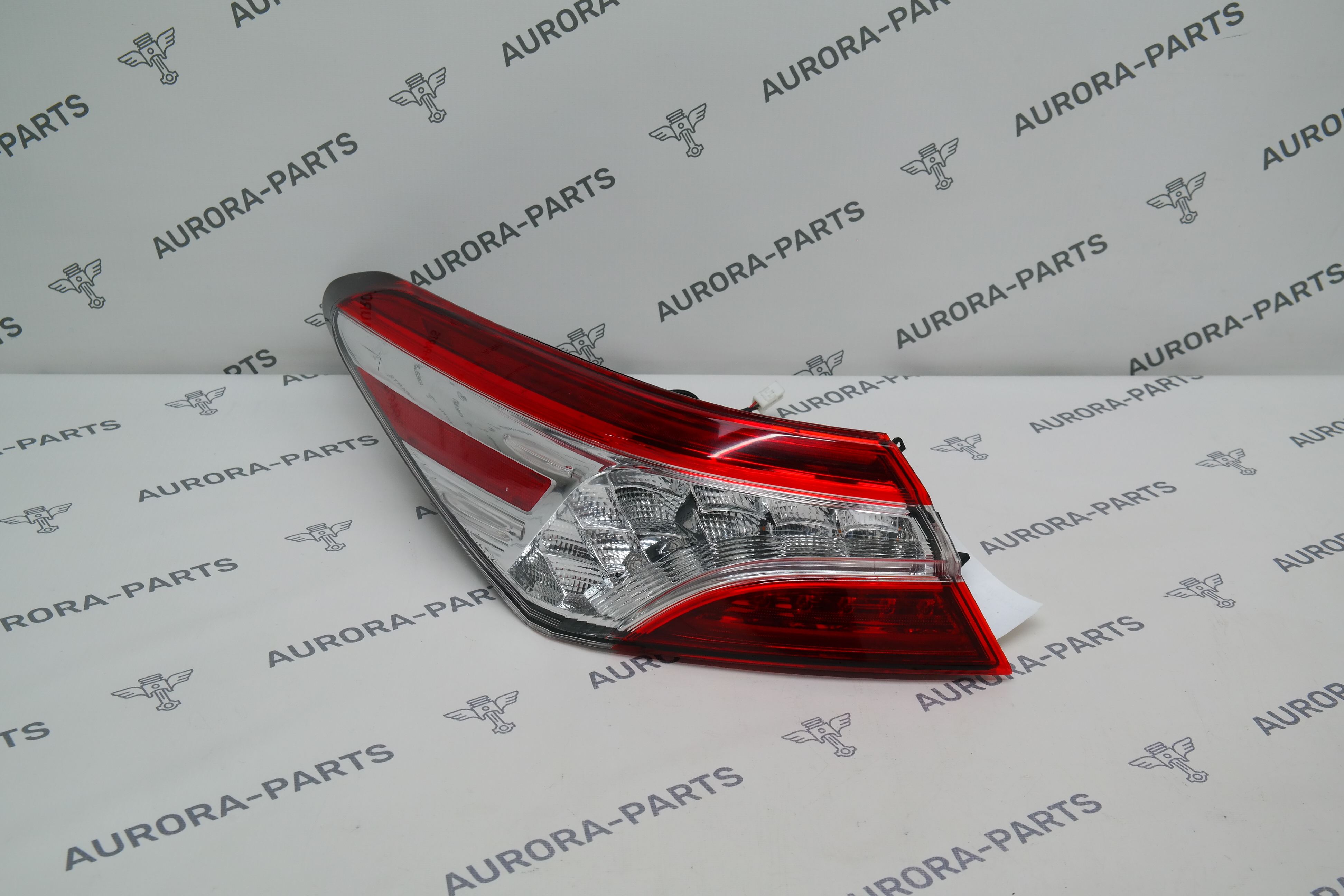 Фонарь задний LH в крыло Toyota Camry