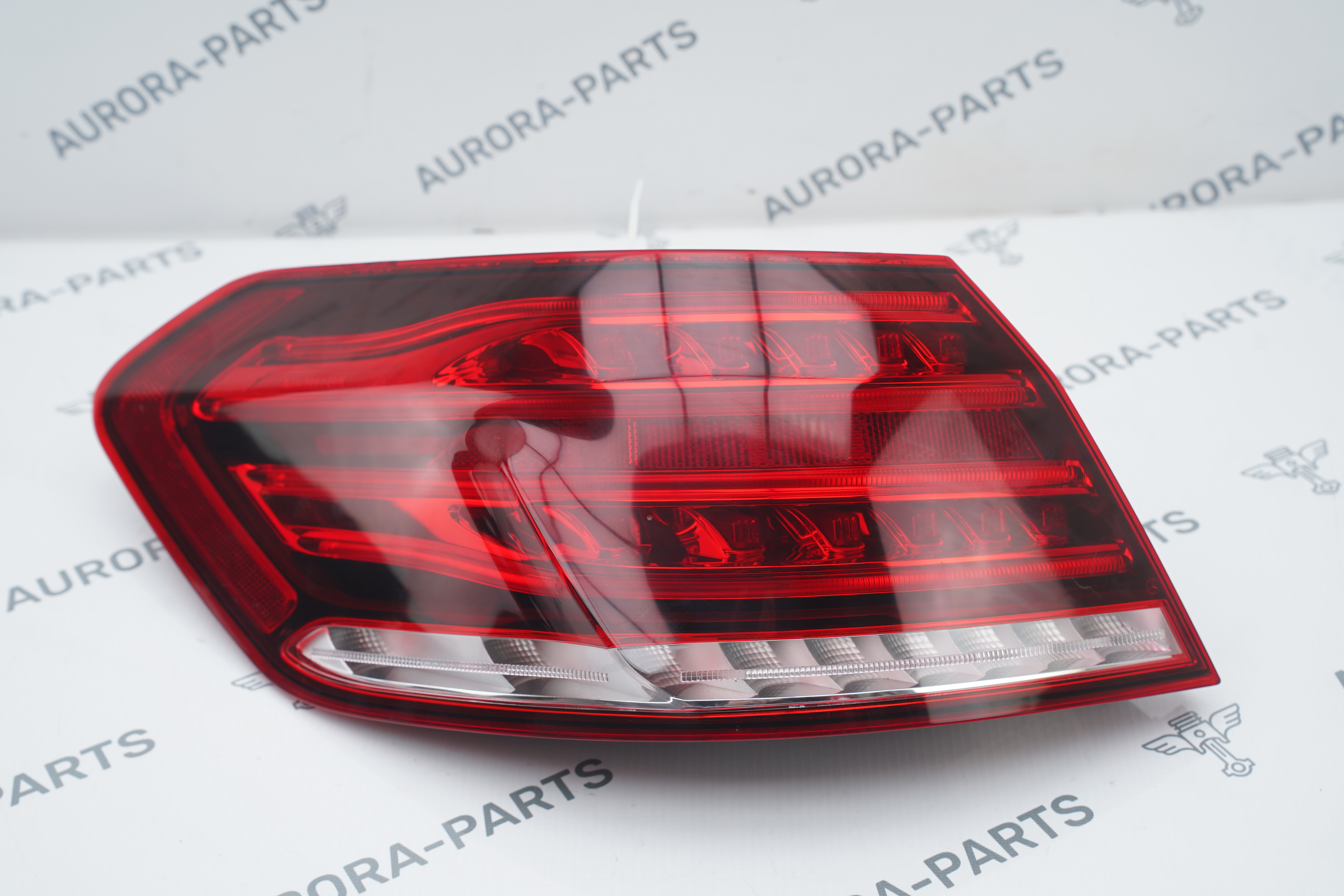 Фонарь задний LH в крыло (Рестайлинг) Mercedes E-Klasse 