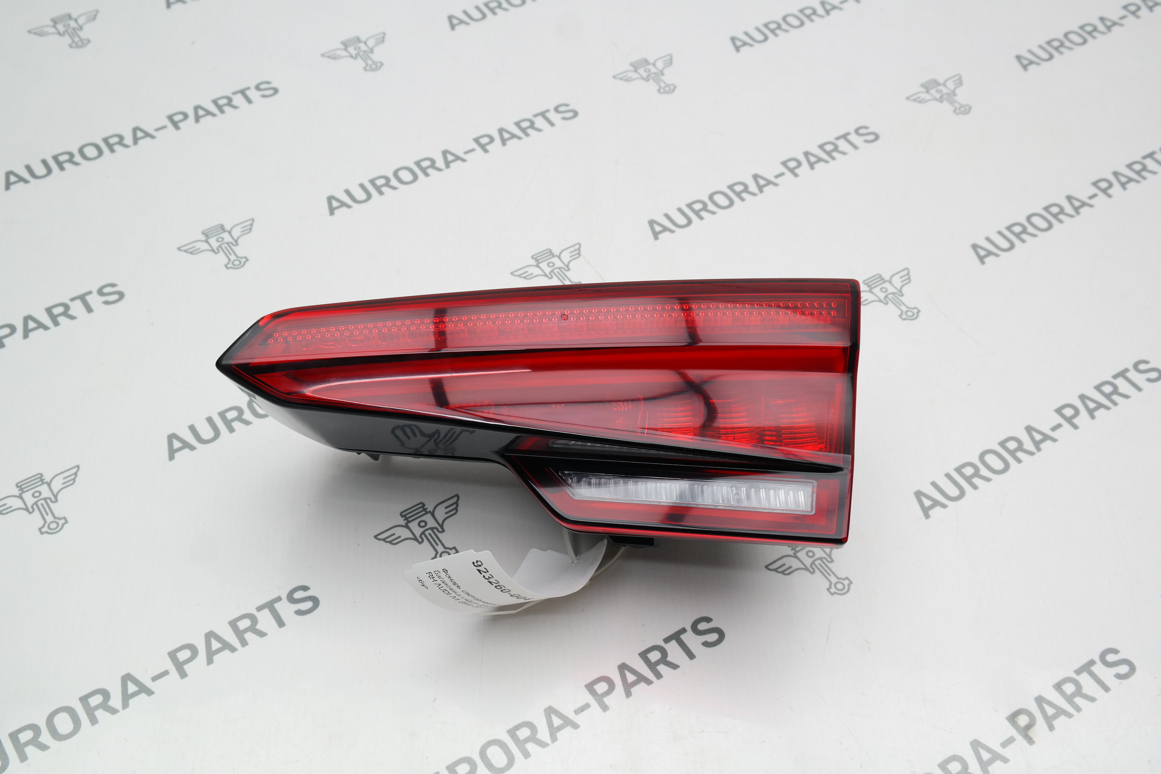 Фонарь задний RH светодиодный крышки багажника седан дорестайлинг Audi A4