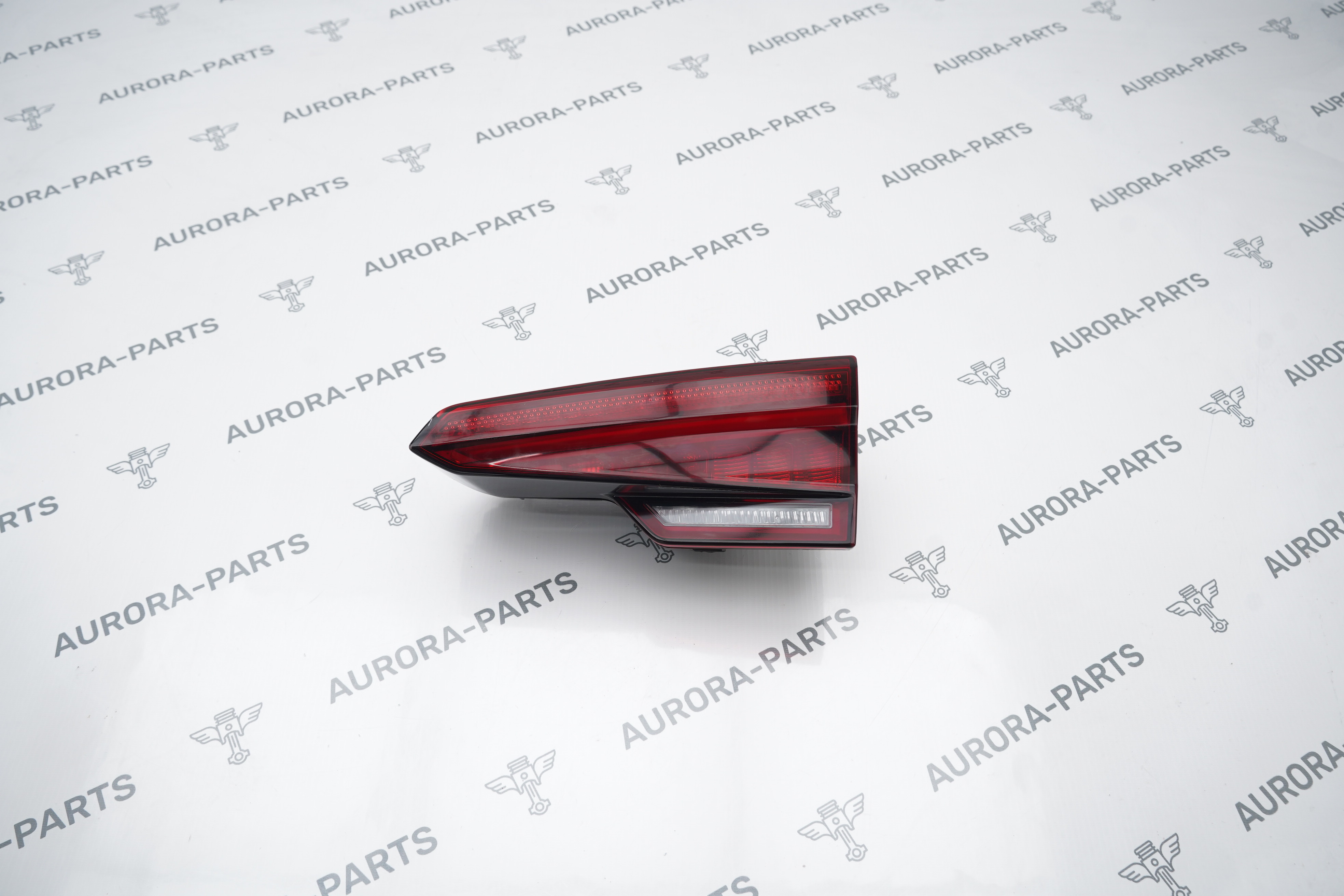 Фонарь задний RH светодиодный крышки багажника седан дорестайлинг Audi A4