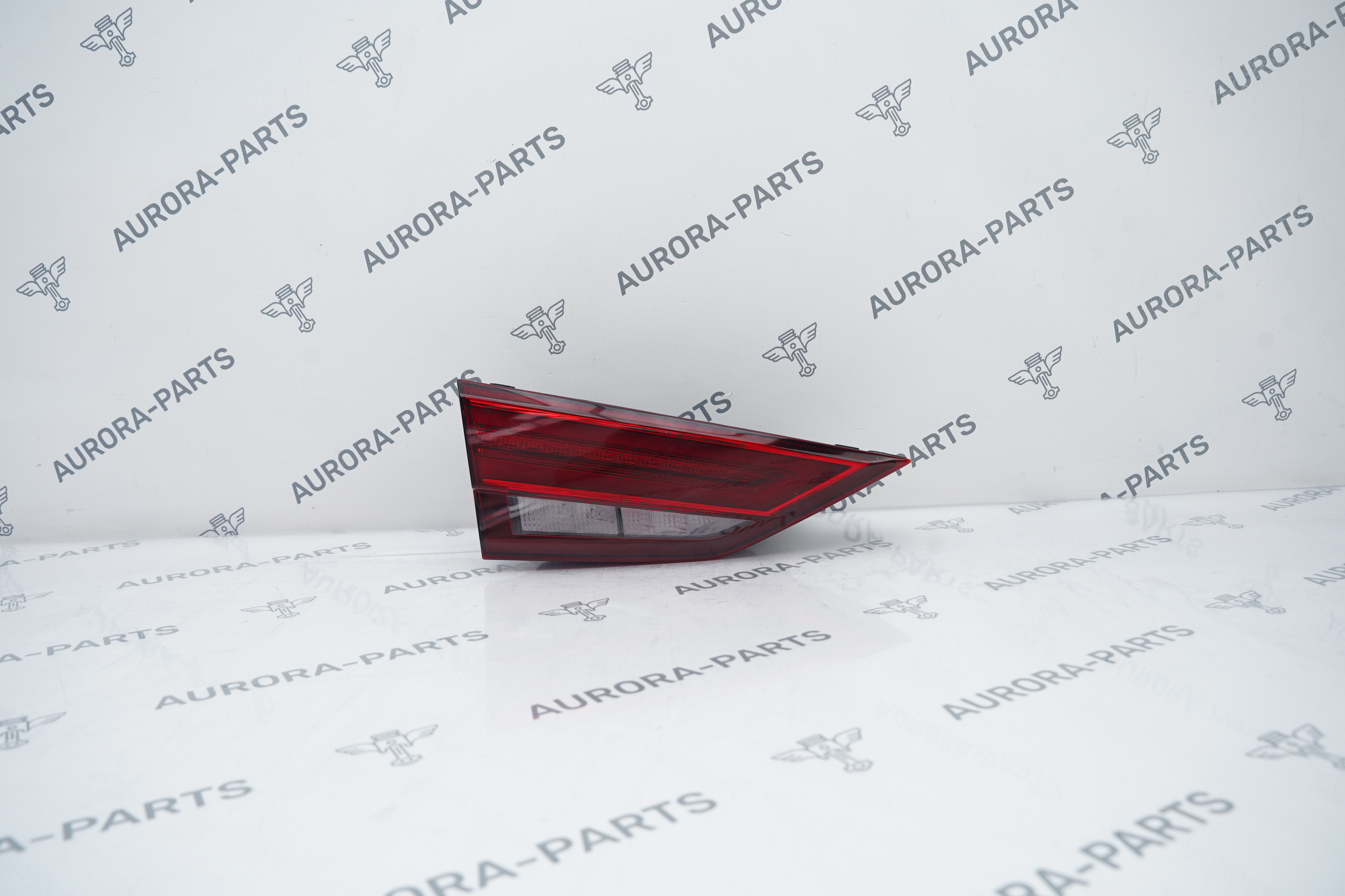 Фонарь задний LH в крышку багажника Audi A3