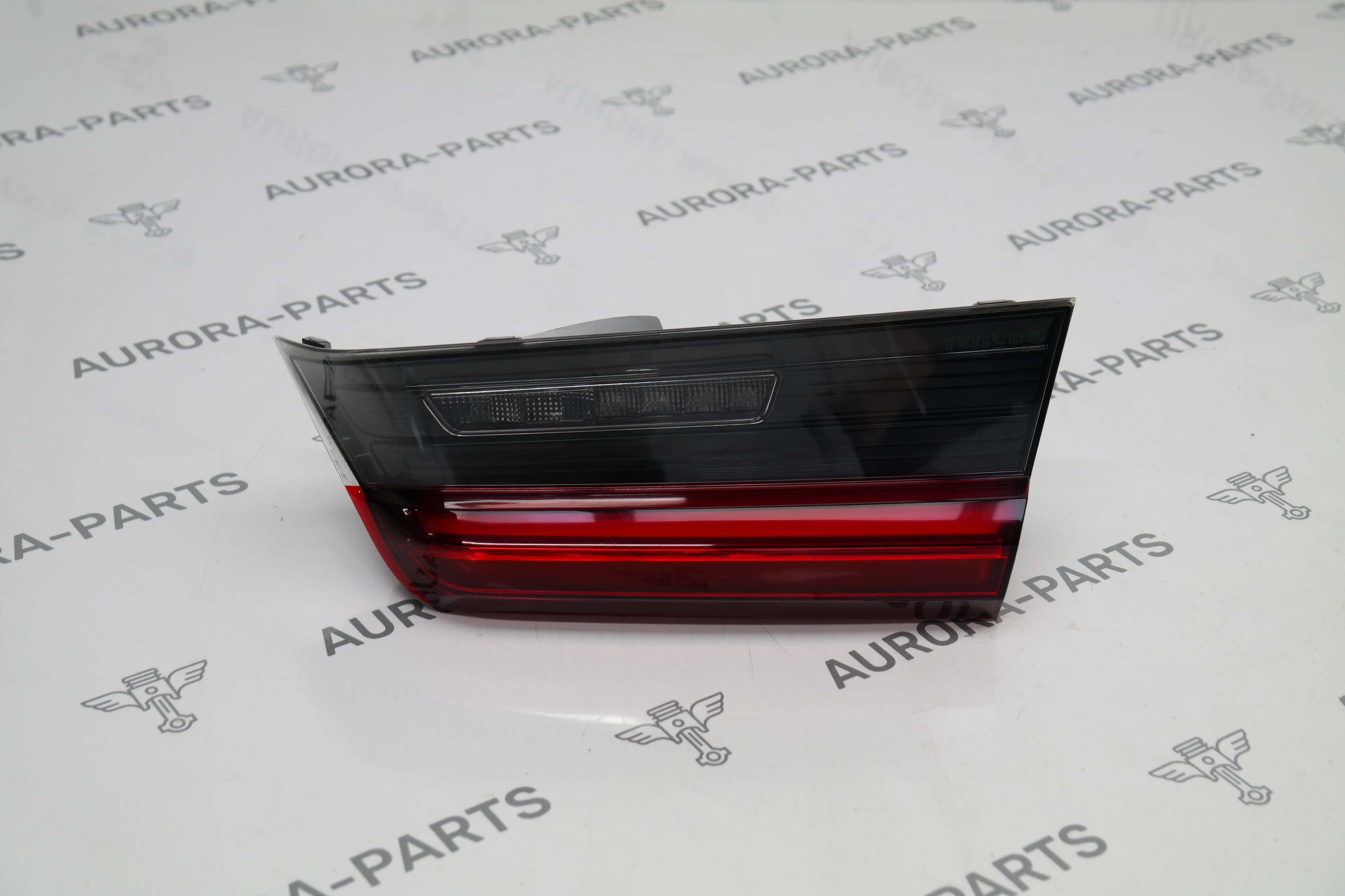 Фонарь задний RH в крышку багажника BMW 3-Series