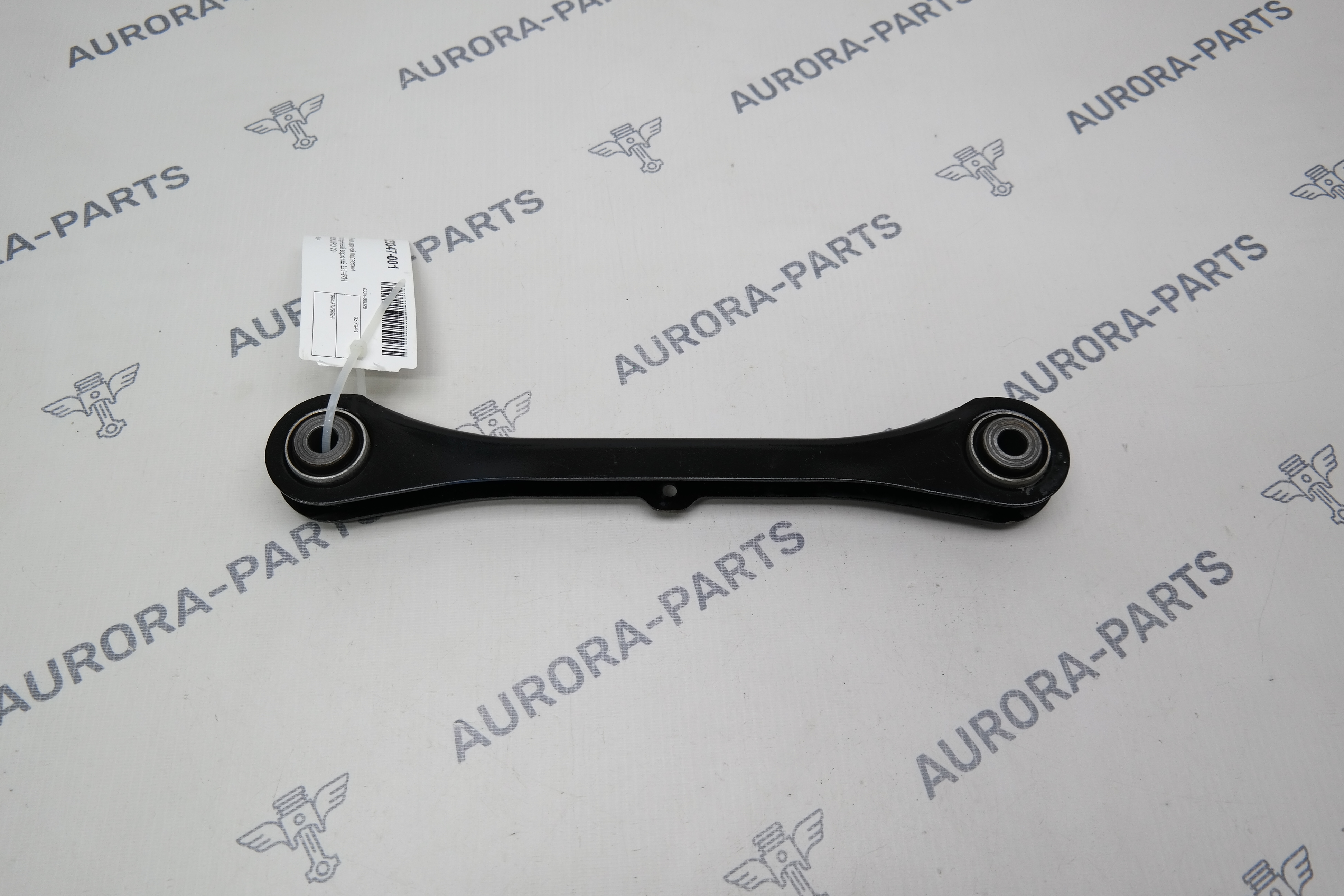 Рычаг задней подвески поперечный верхний LH=RH Geely Monjaro