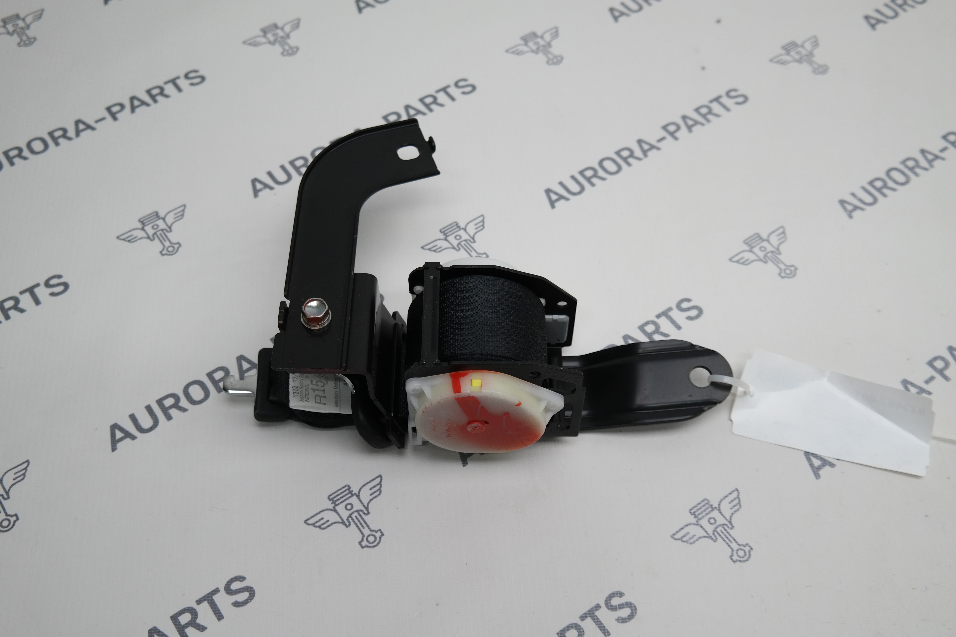 Ремень безопасности 2-го ряда центральный Mitsubishi Outlander