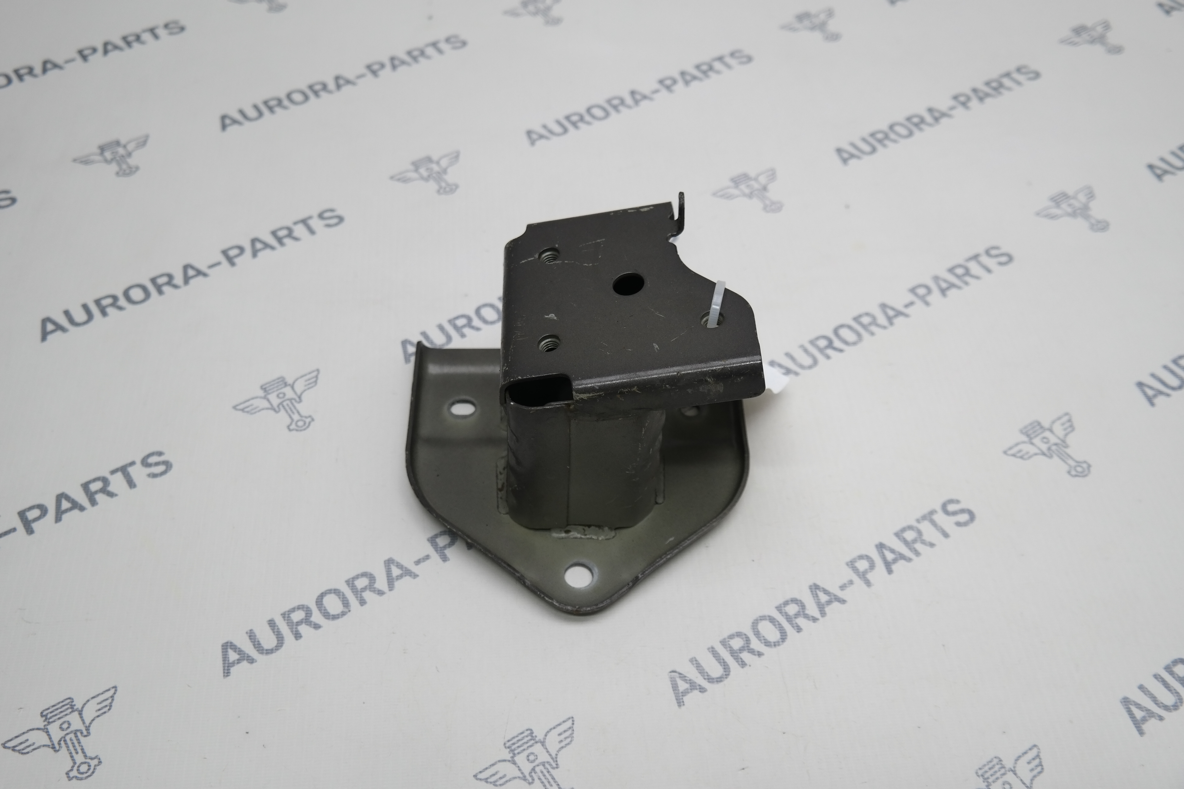 Кронштейн усилителя заднего бампера LH Mitsubishi Outlander