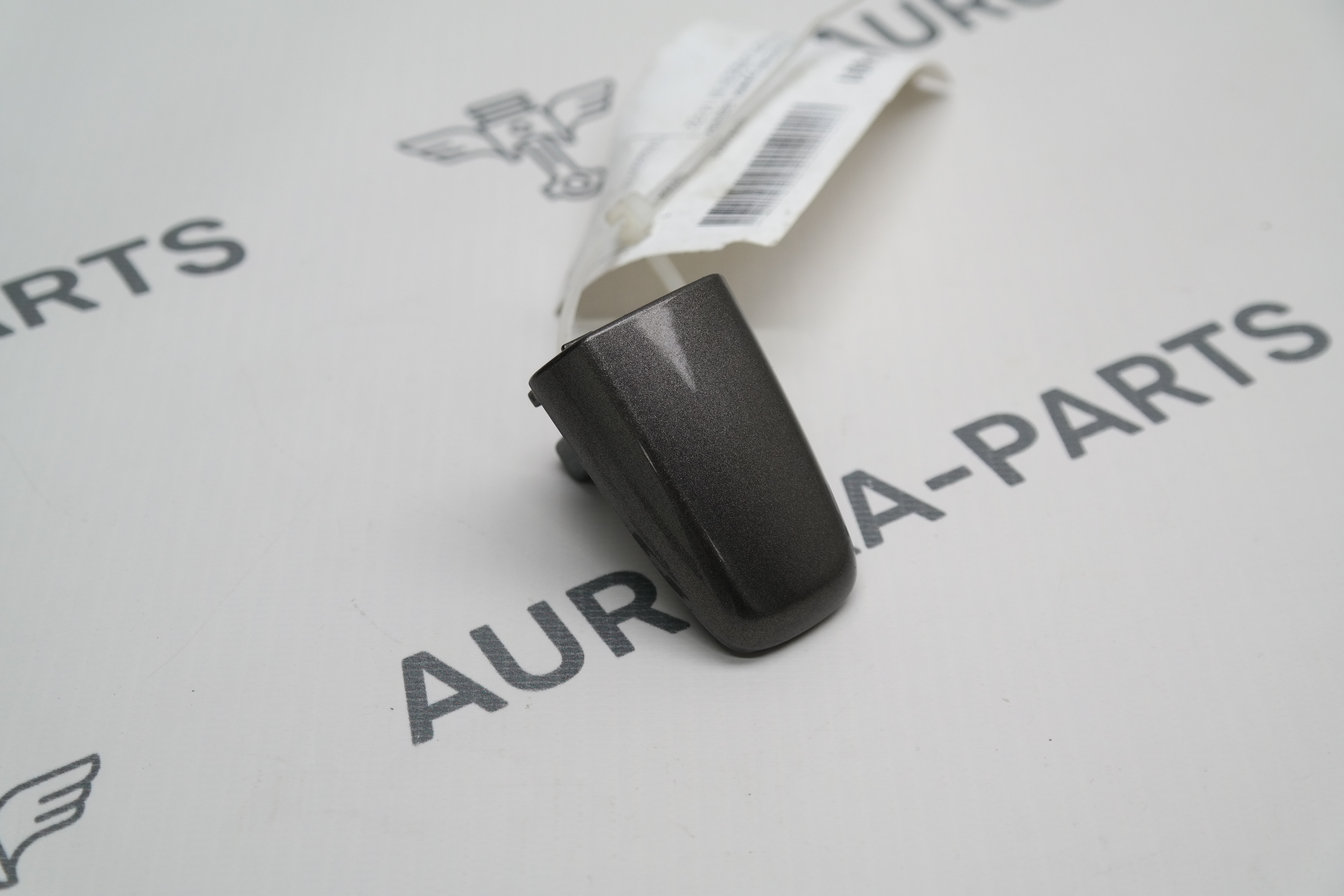 Накладка (Хвостик) ручки задней двери RH Mitsubishi Outlander