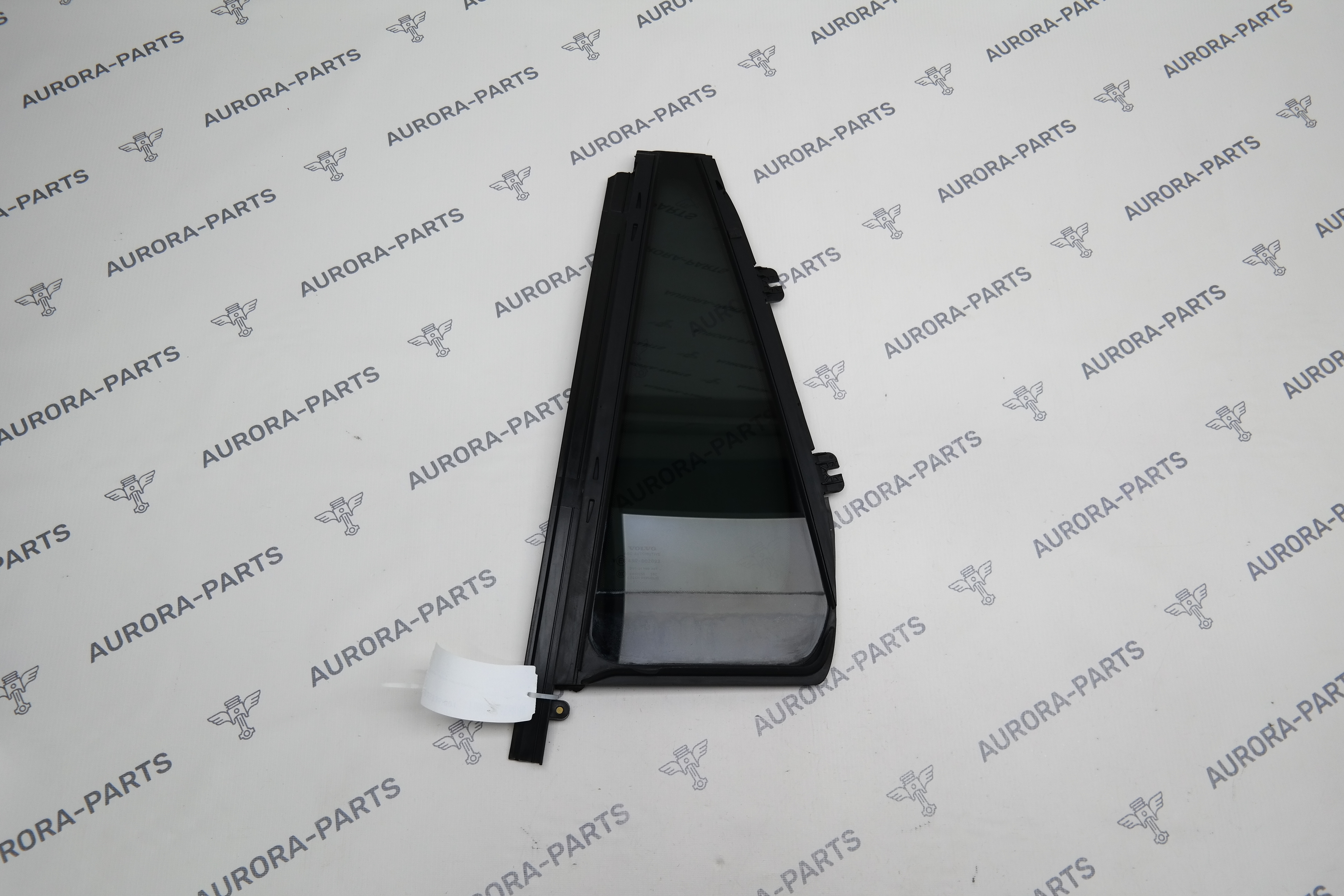 Стекло задней двери (Форточка) LH Volvo XC90