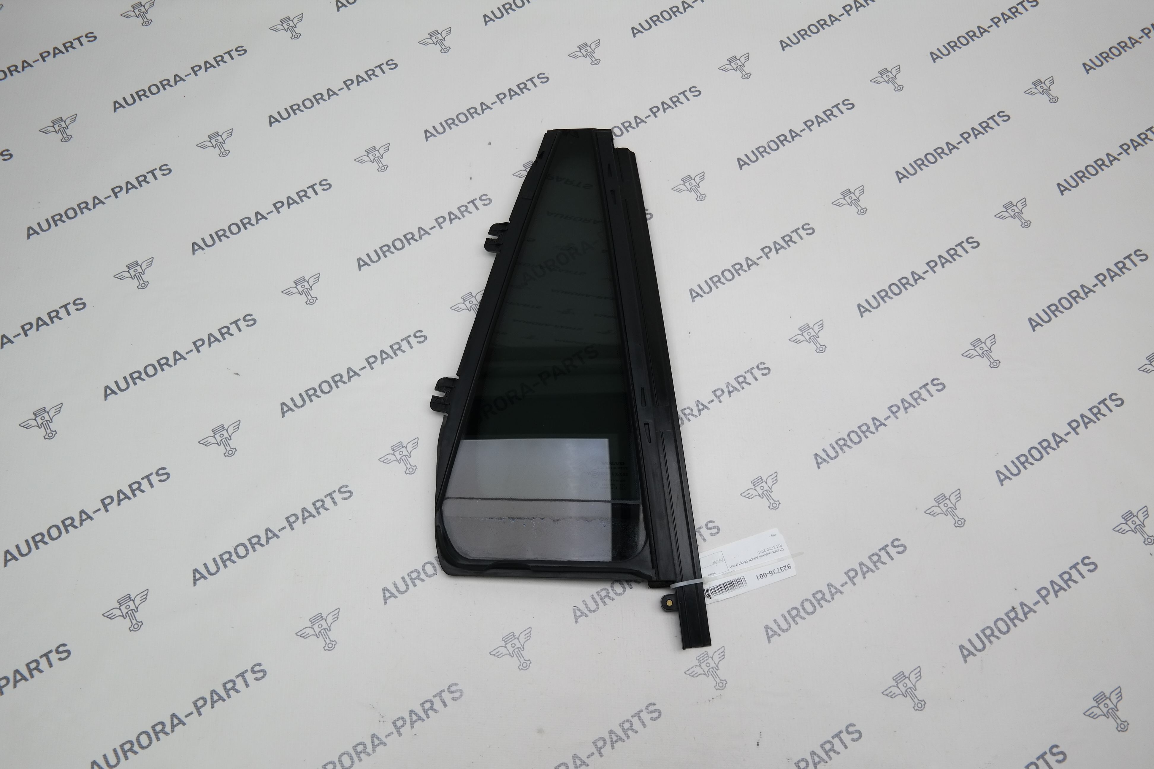 Стекло задней двери (Форточка) RH Volvo XC90