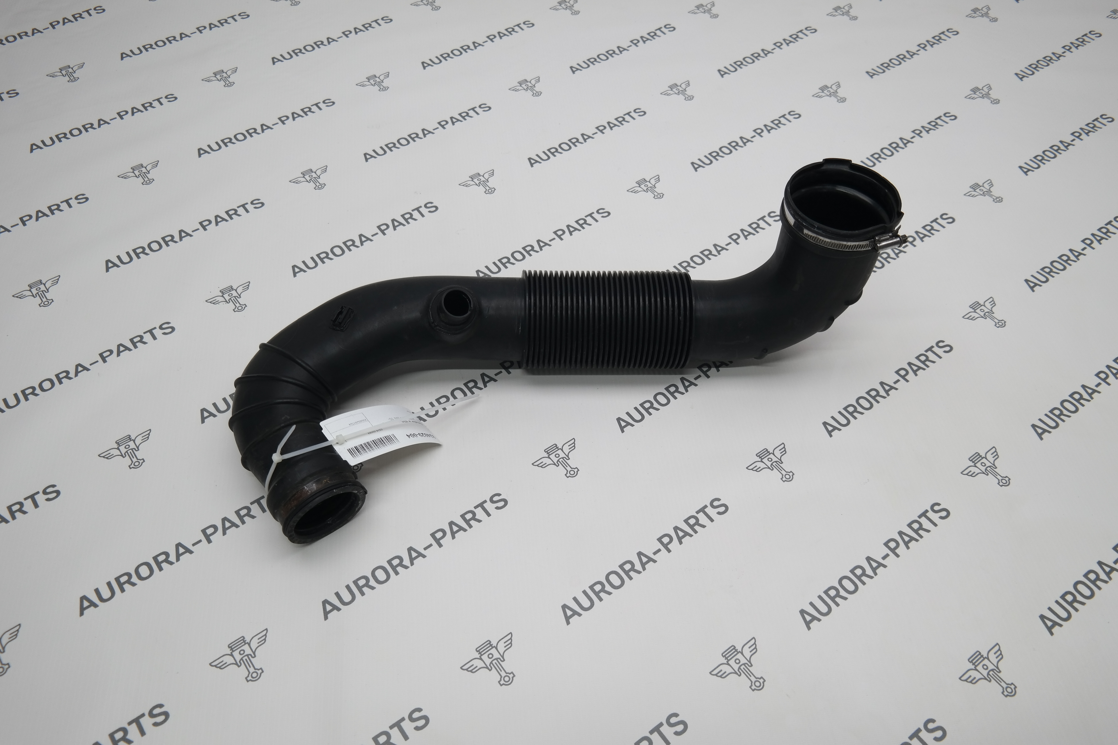 Патрубок от КВФ на турбину ОМ 651 Mercedes Sprinter