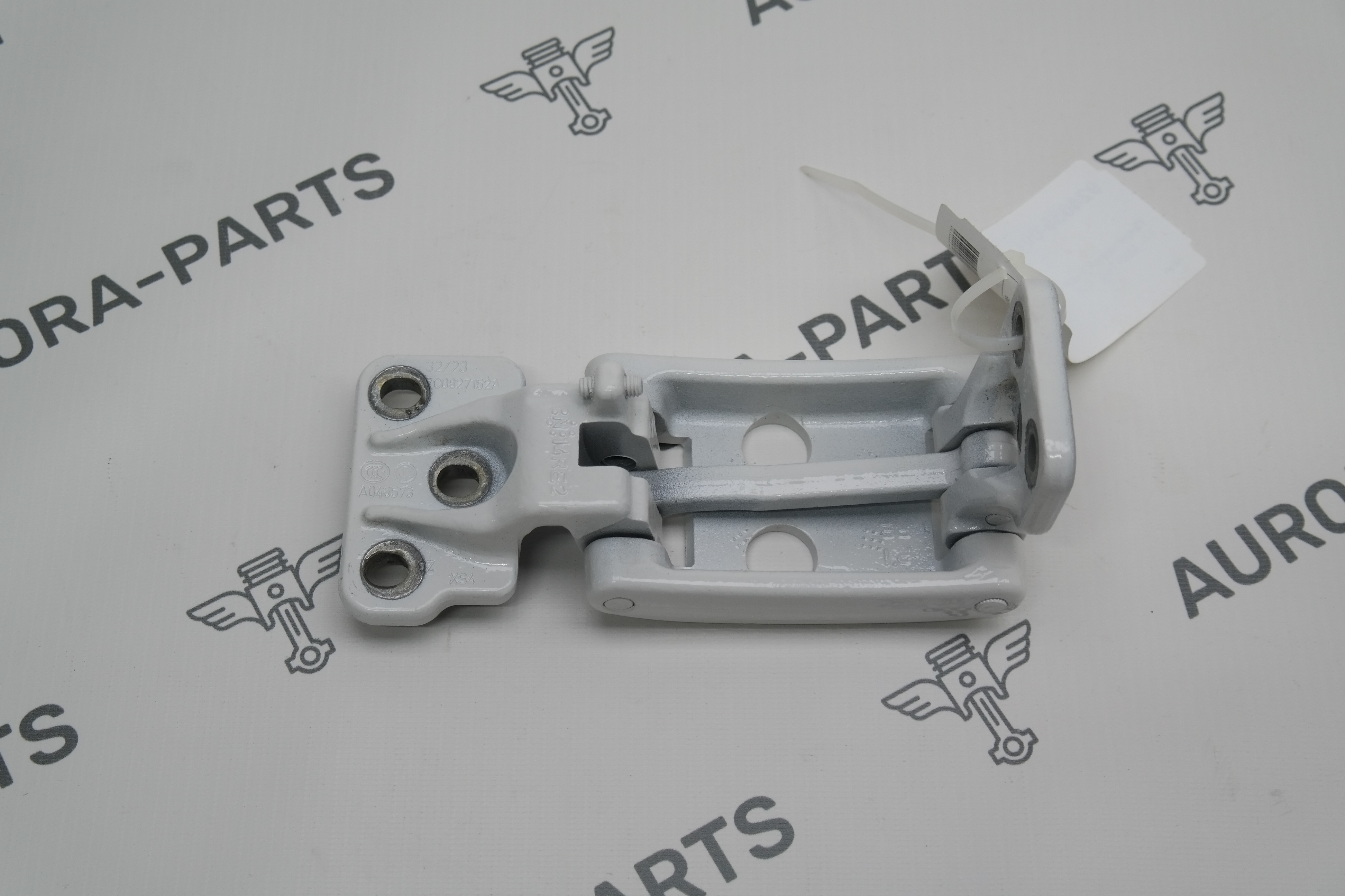 Петля задней двери VW Crafter