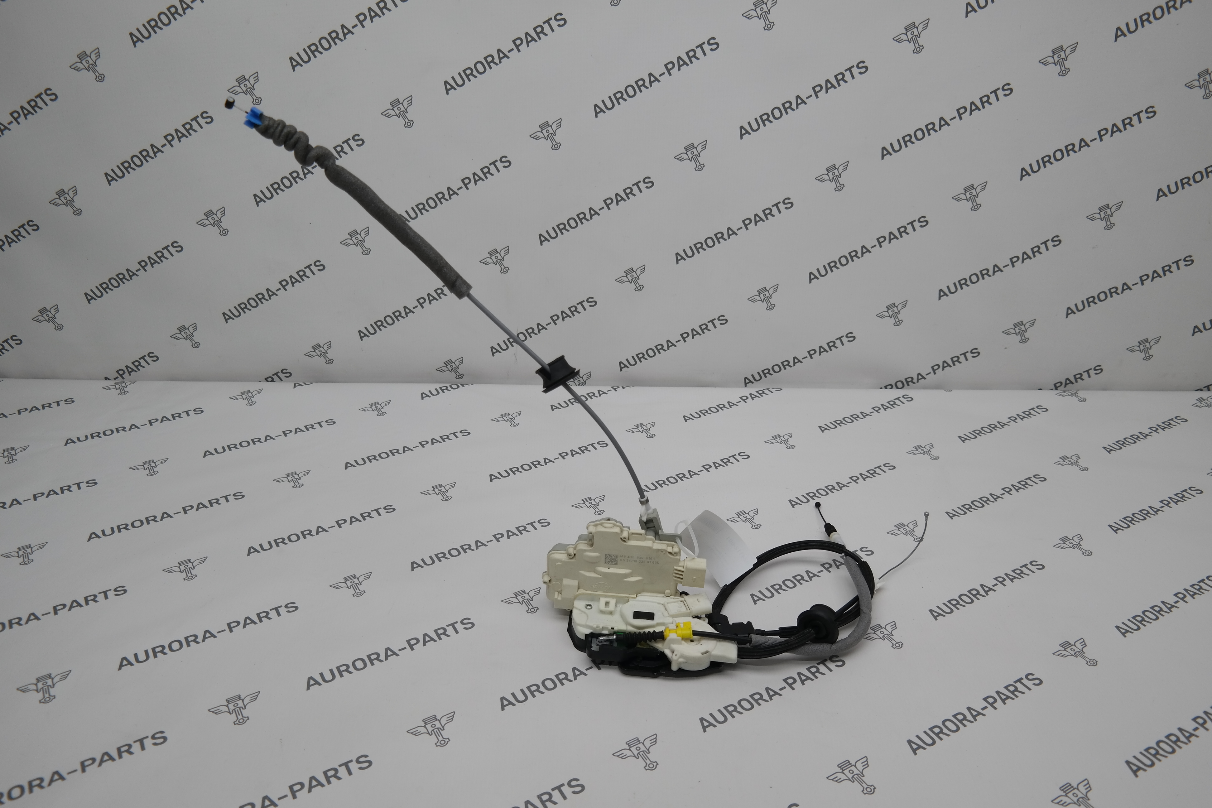 Замок задней двери (под доводчик) RH Audi Q7