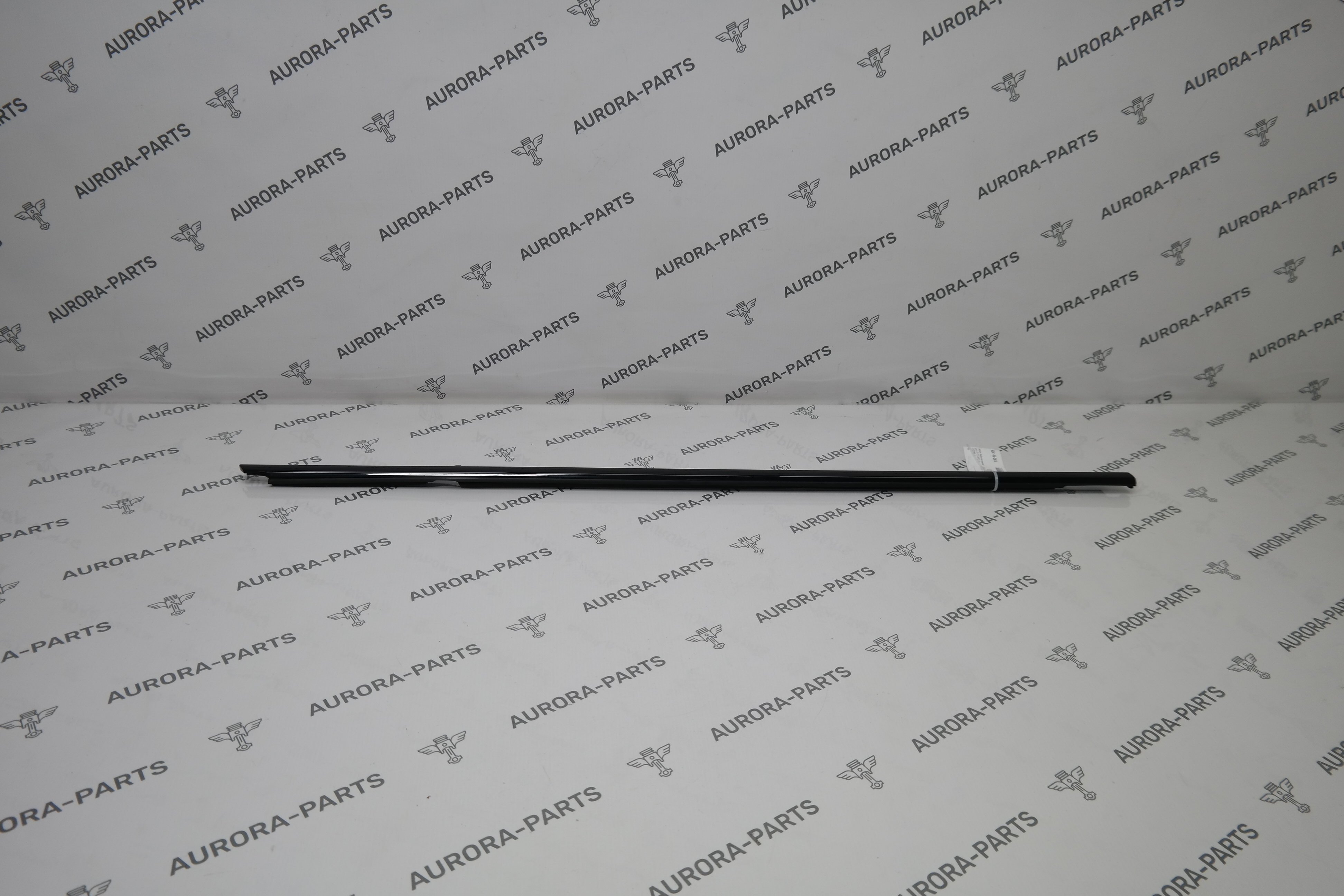 Молдинг (бархотка) передней двери RH Porsche Cayenne