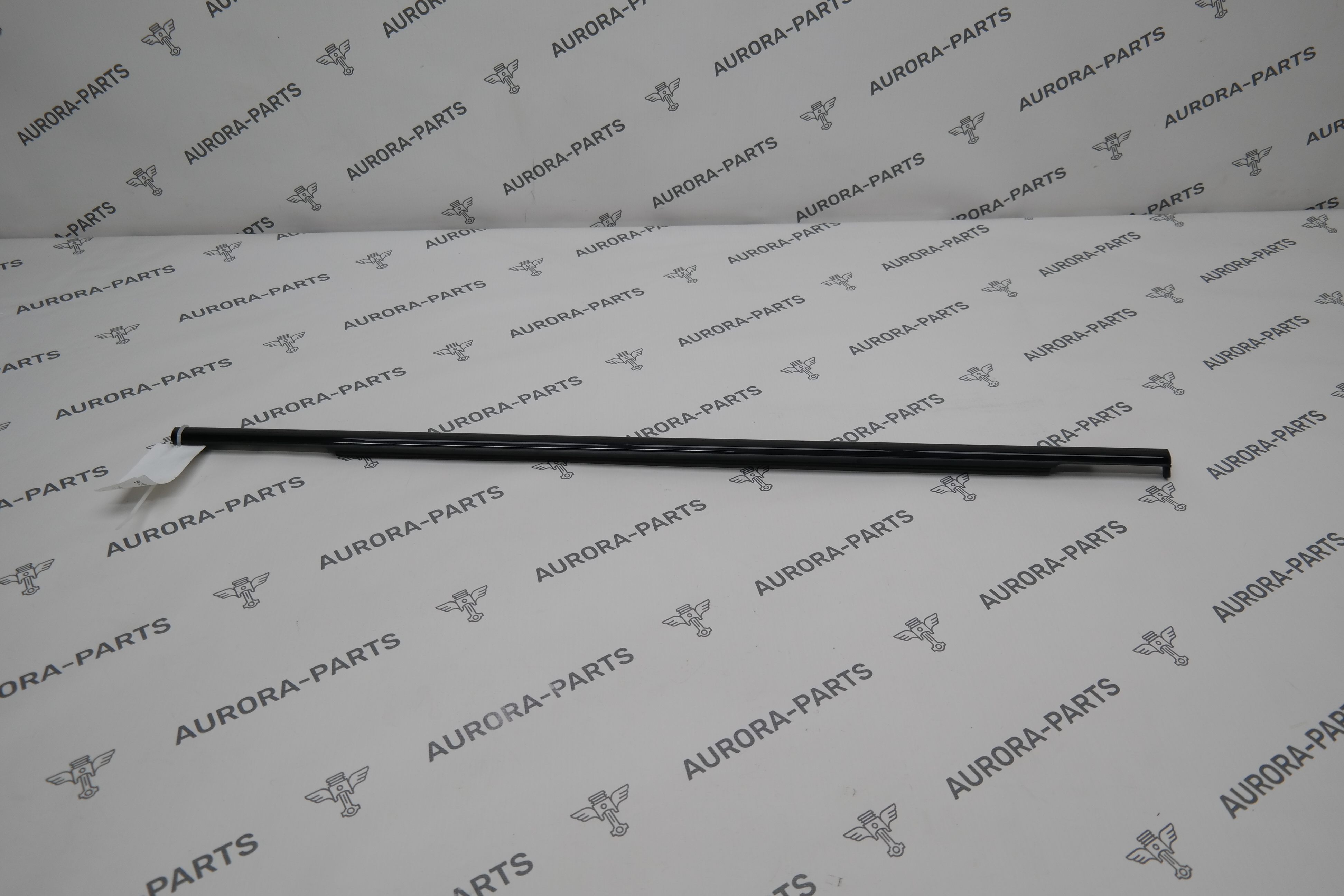 Молдинг (бархотка) задней двери LH Porsche Cayenne