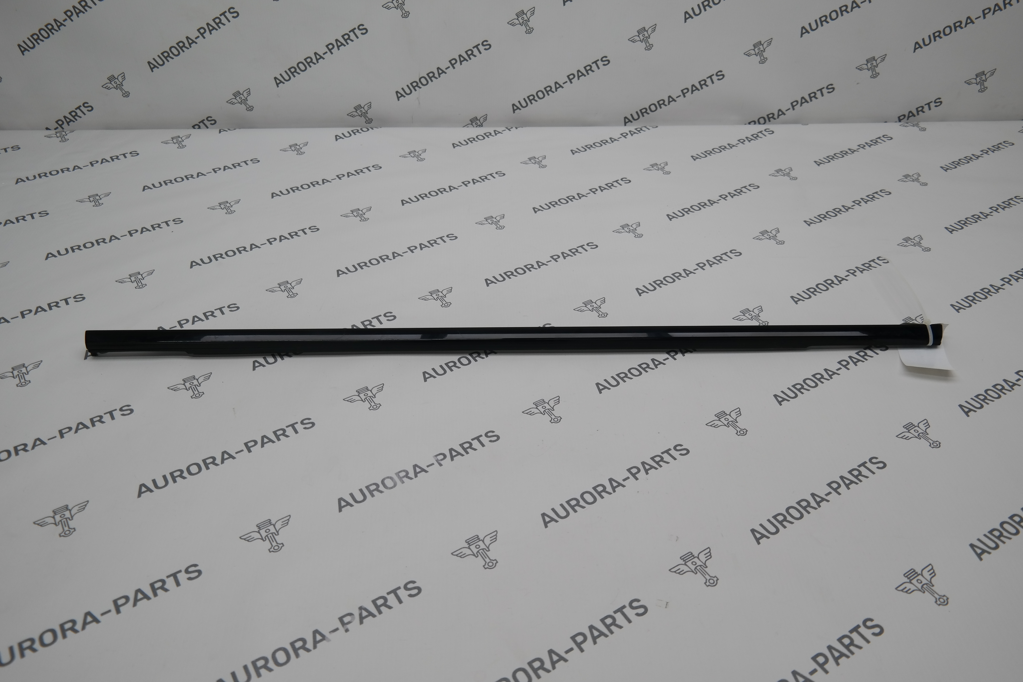 Молдинг (бархотка) задней двери RH Porsche Cayenne