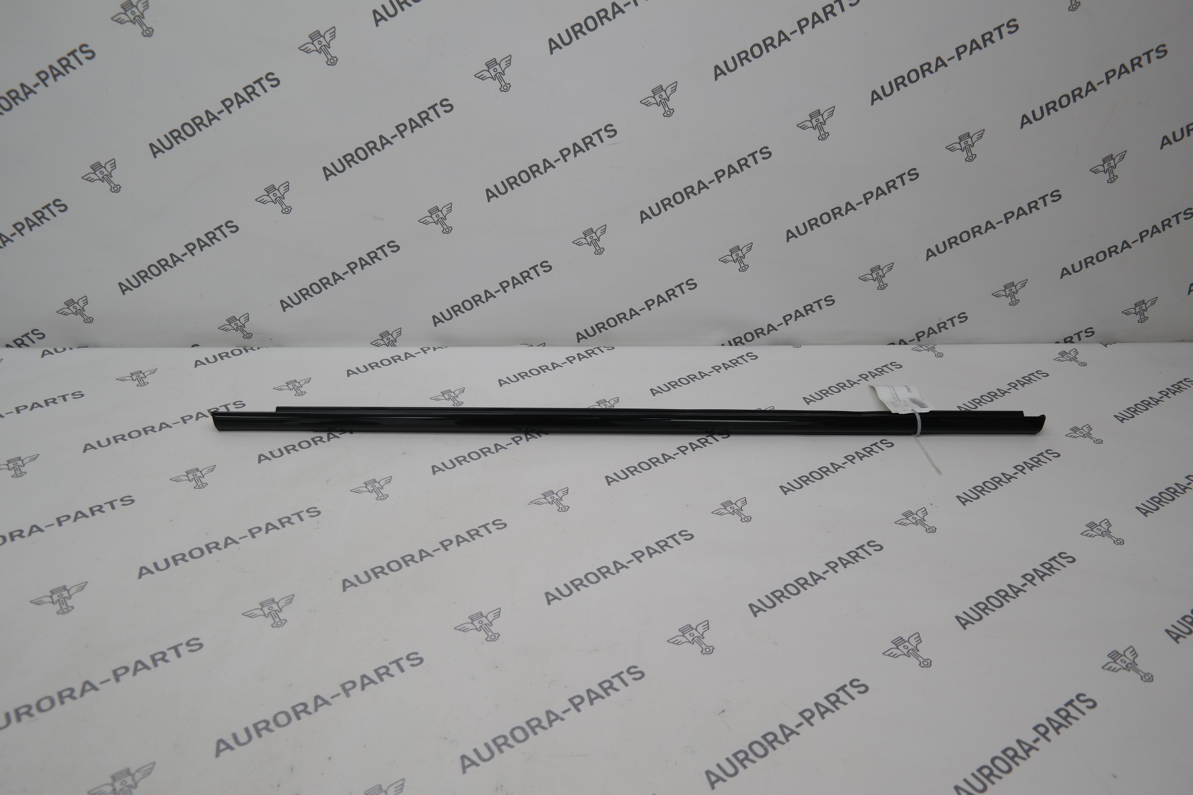 Молдинг (бархотка) задней двери RH Porsche Cayenne