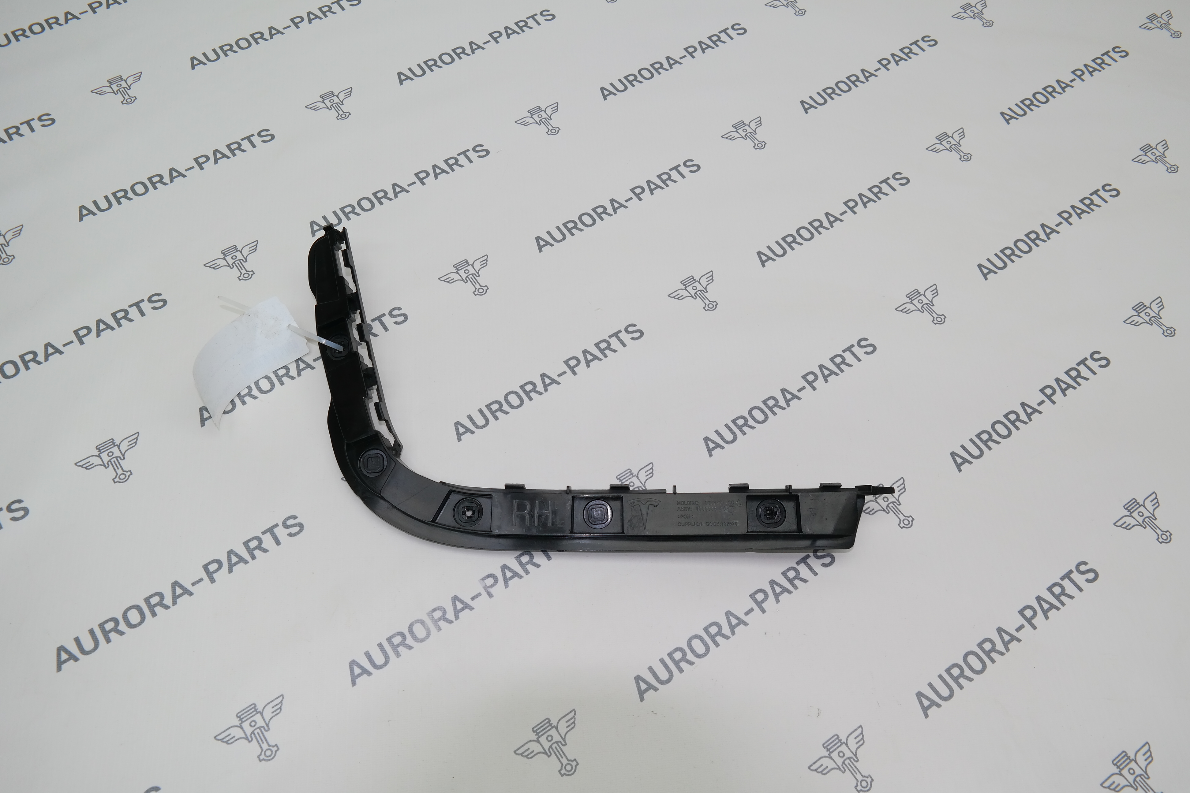 Кронштейн заднего бампера RH Tesla Model 3