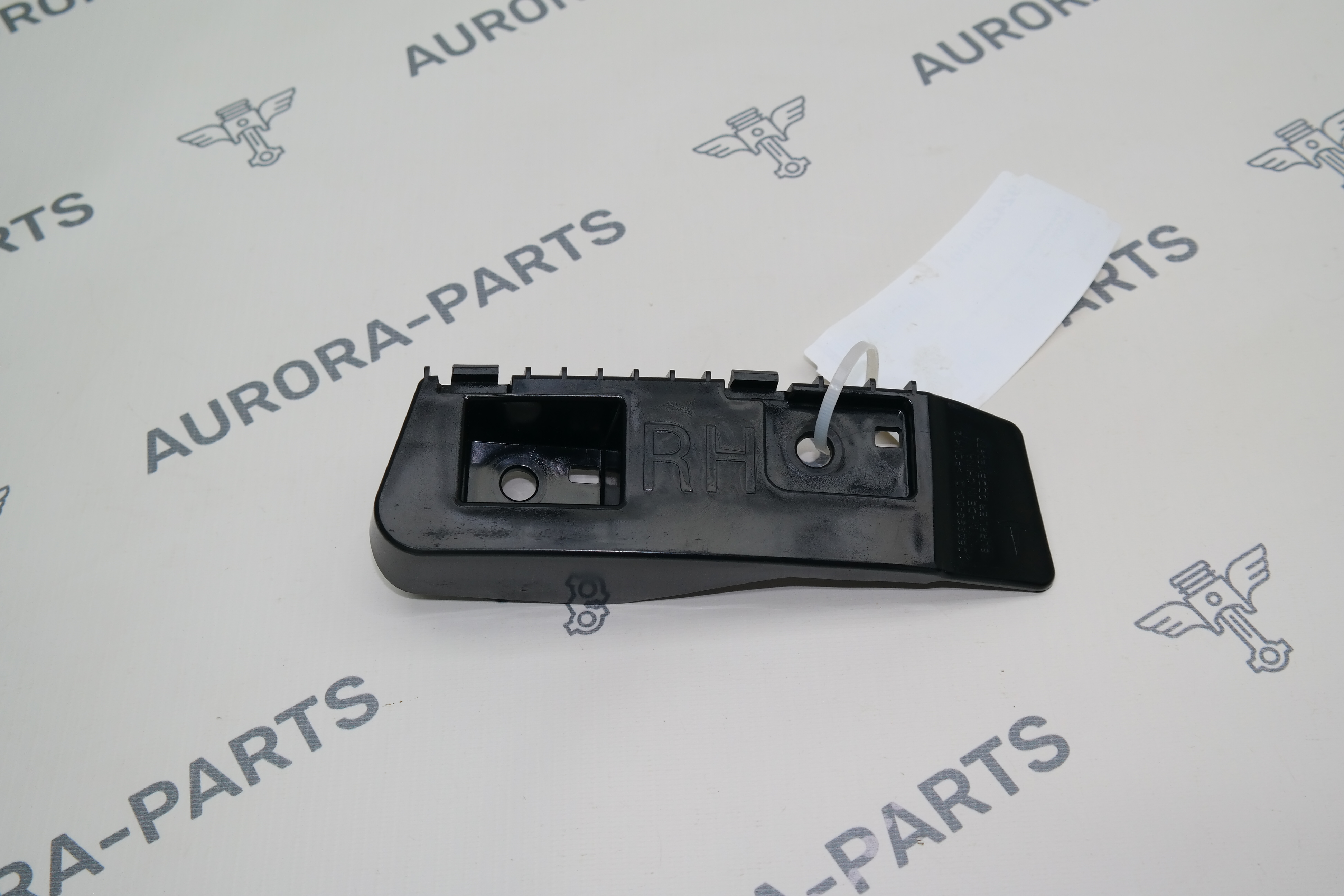 Кронштейн заднего фонаря RH Tesla Model 3