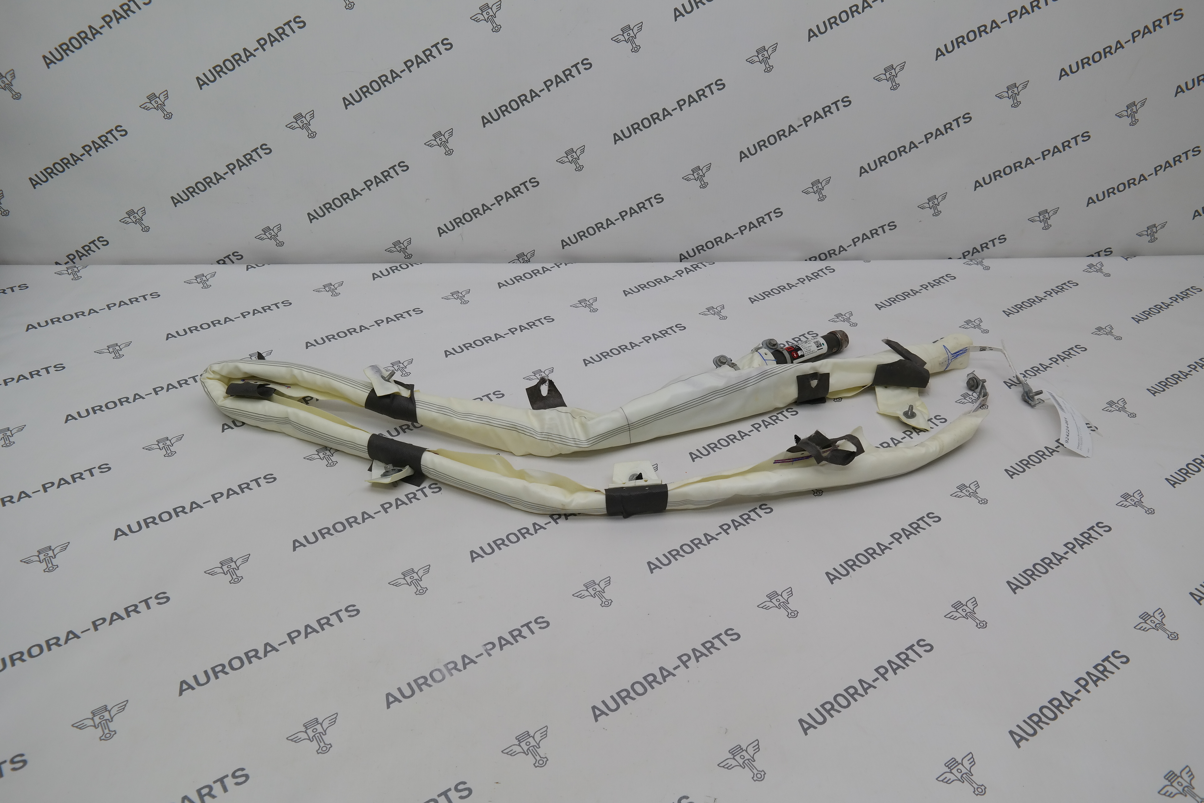 Подушка безопасности (Шторка) RH Tesla Model 3