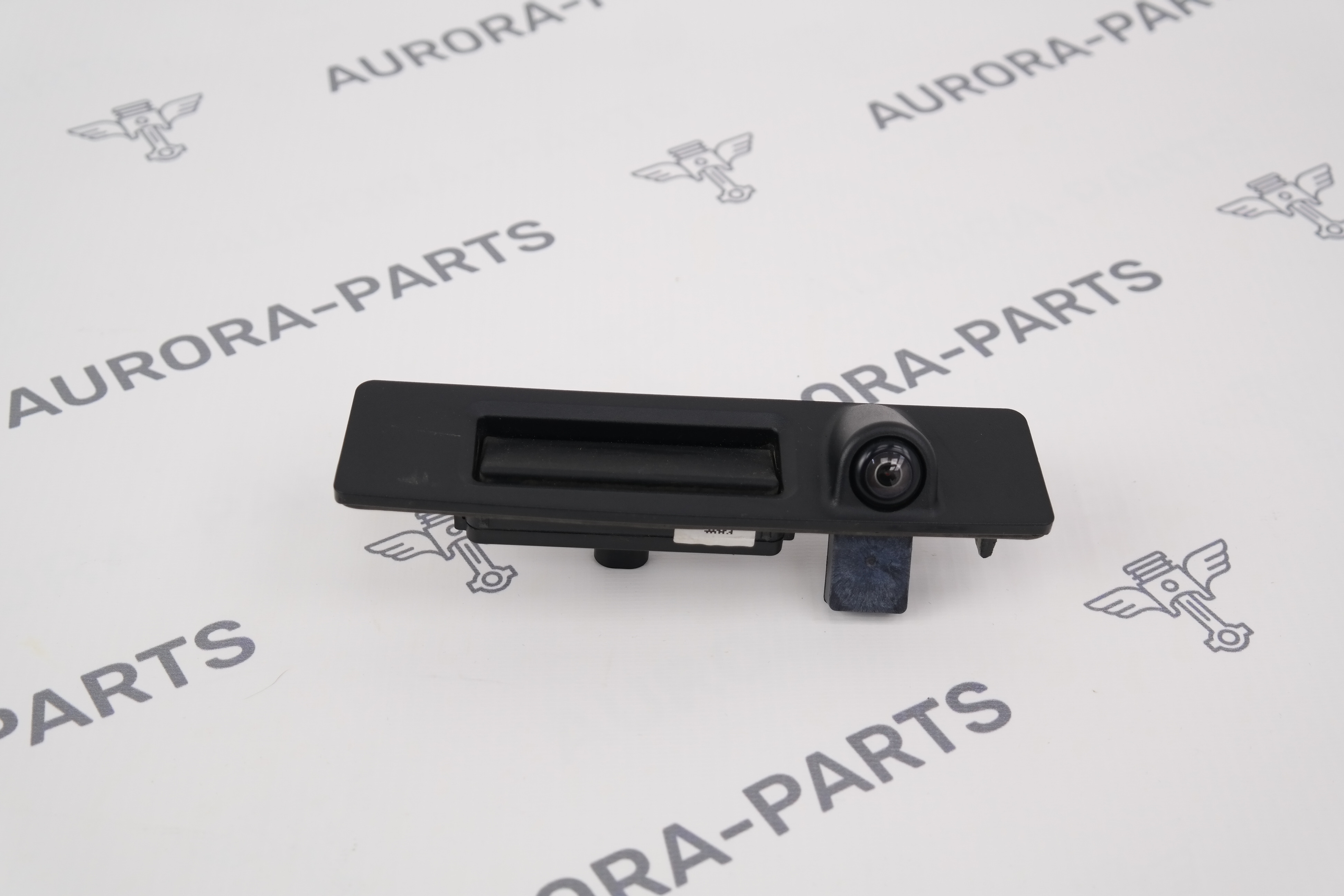 Камера заднего вида (с кнопкой багажника) Tesla Model 3