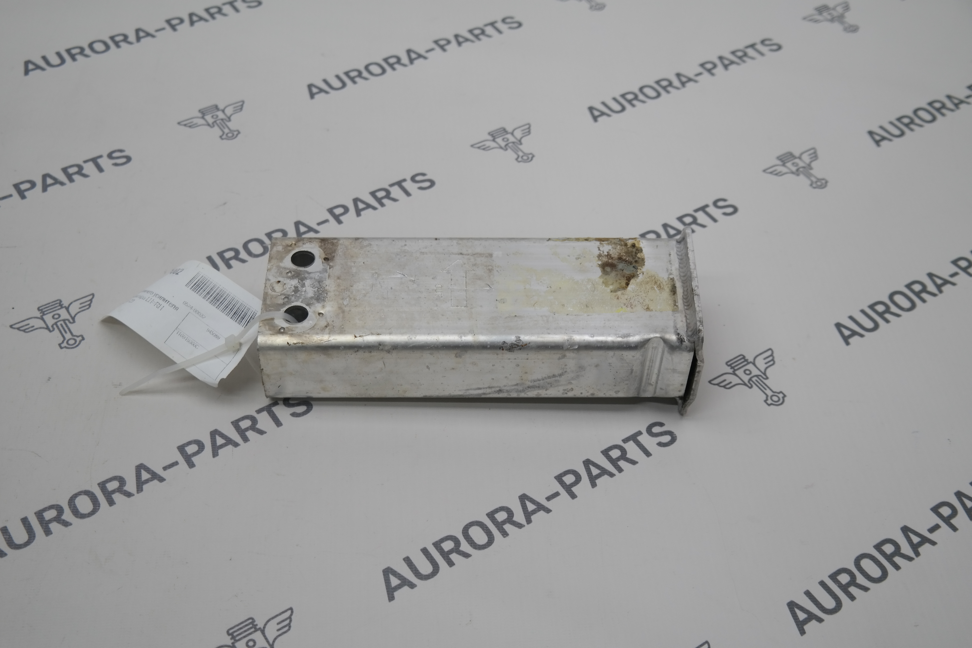 Кронштейн нижнего усилителя переднего бампера LH=RH Tesla Model 3