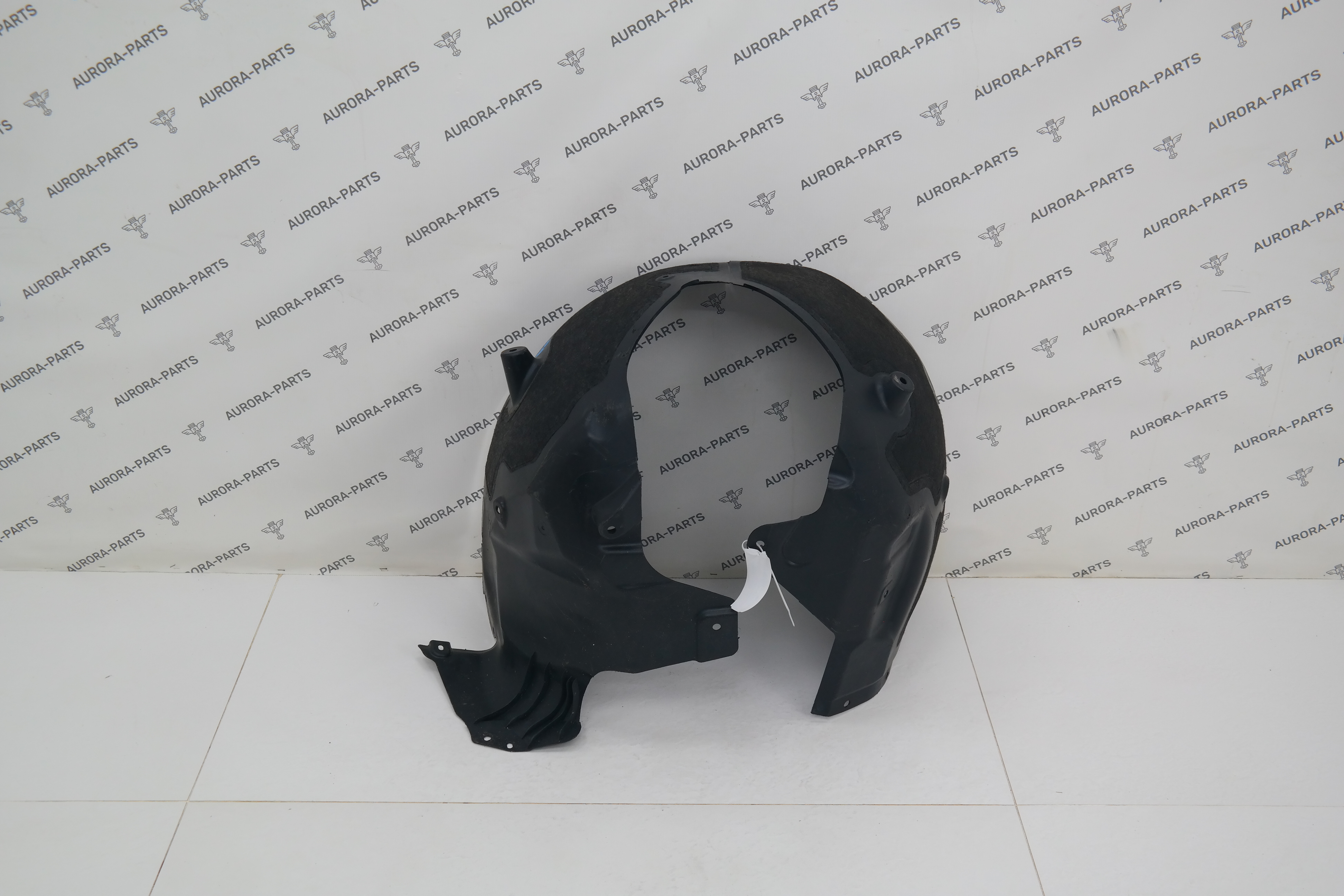 Подкрылок передний LH Tesla Model 3