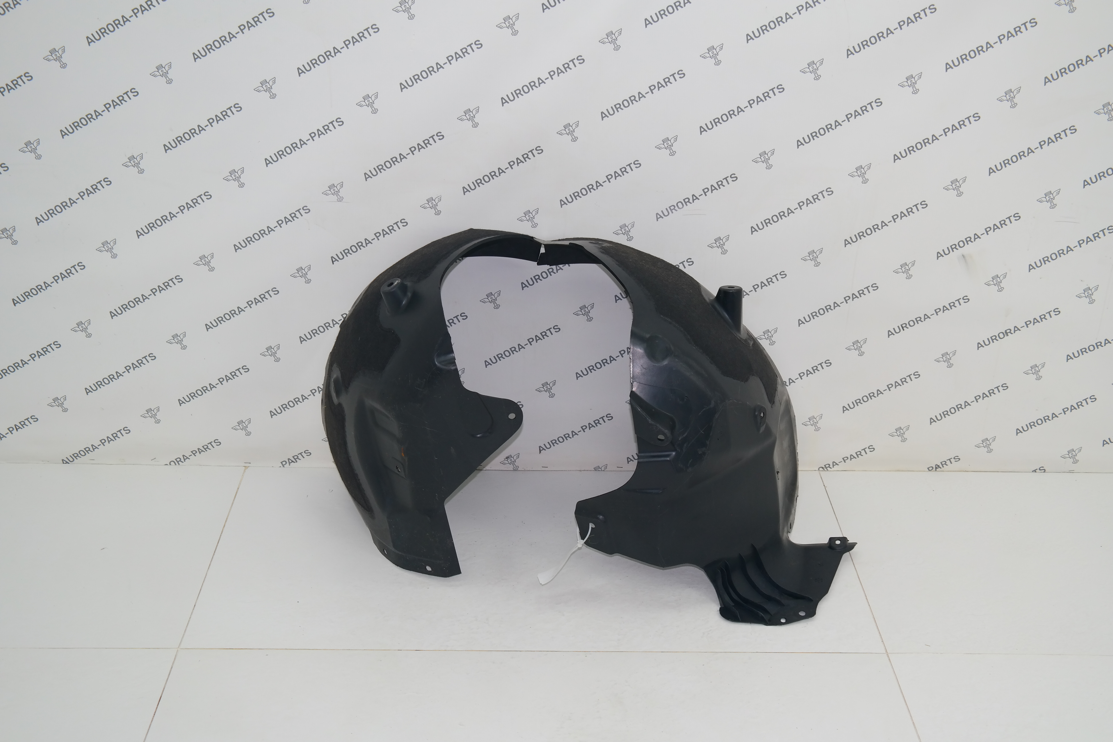 Подкрылок передний RH Tesla Model 3