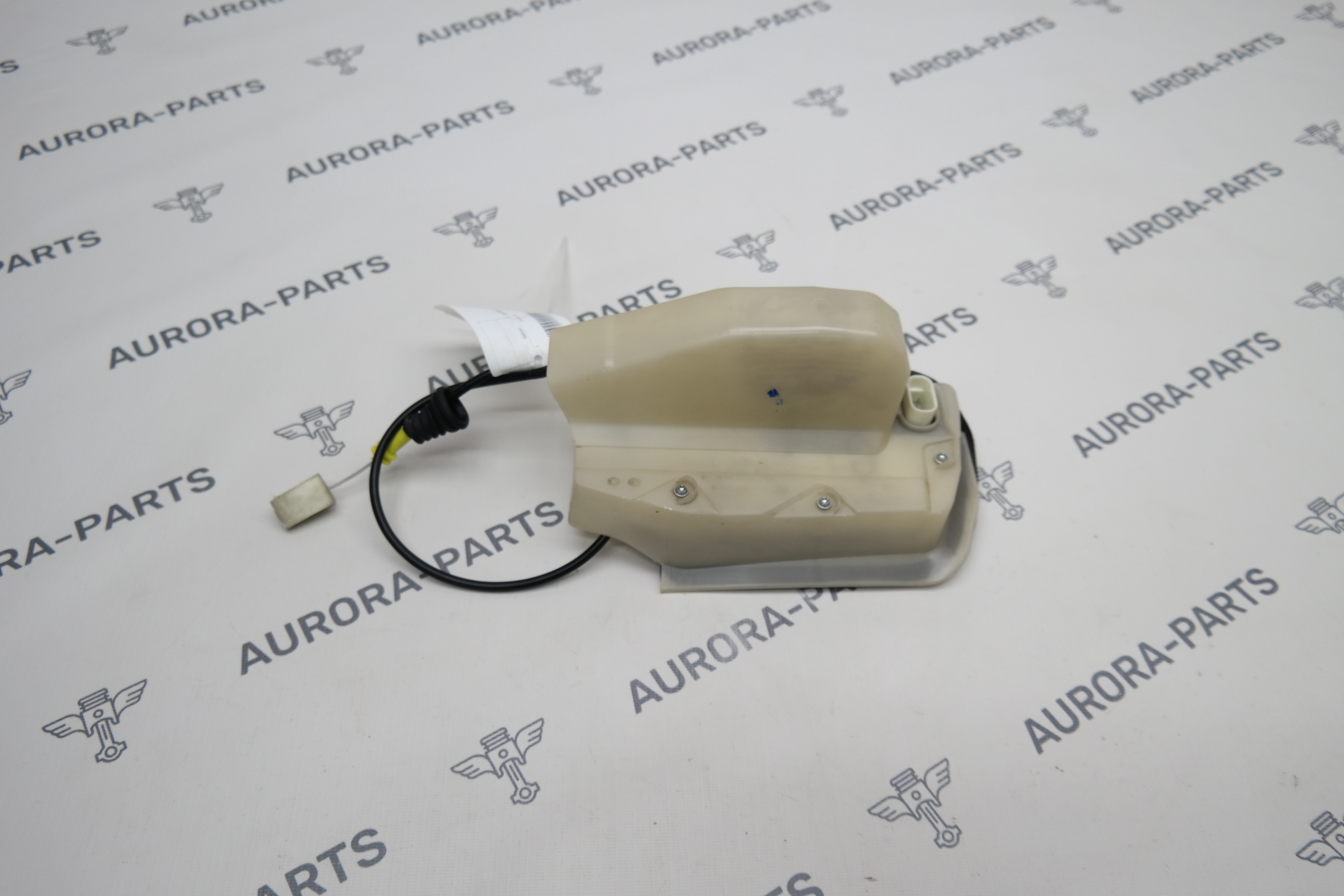 Замок задней двери LH Tesla Model 3