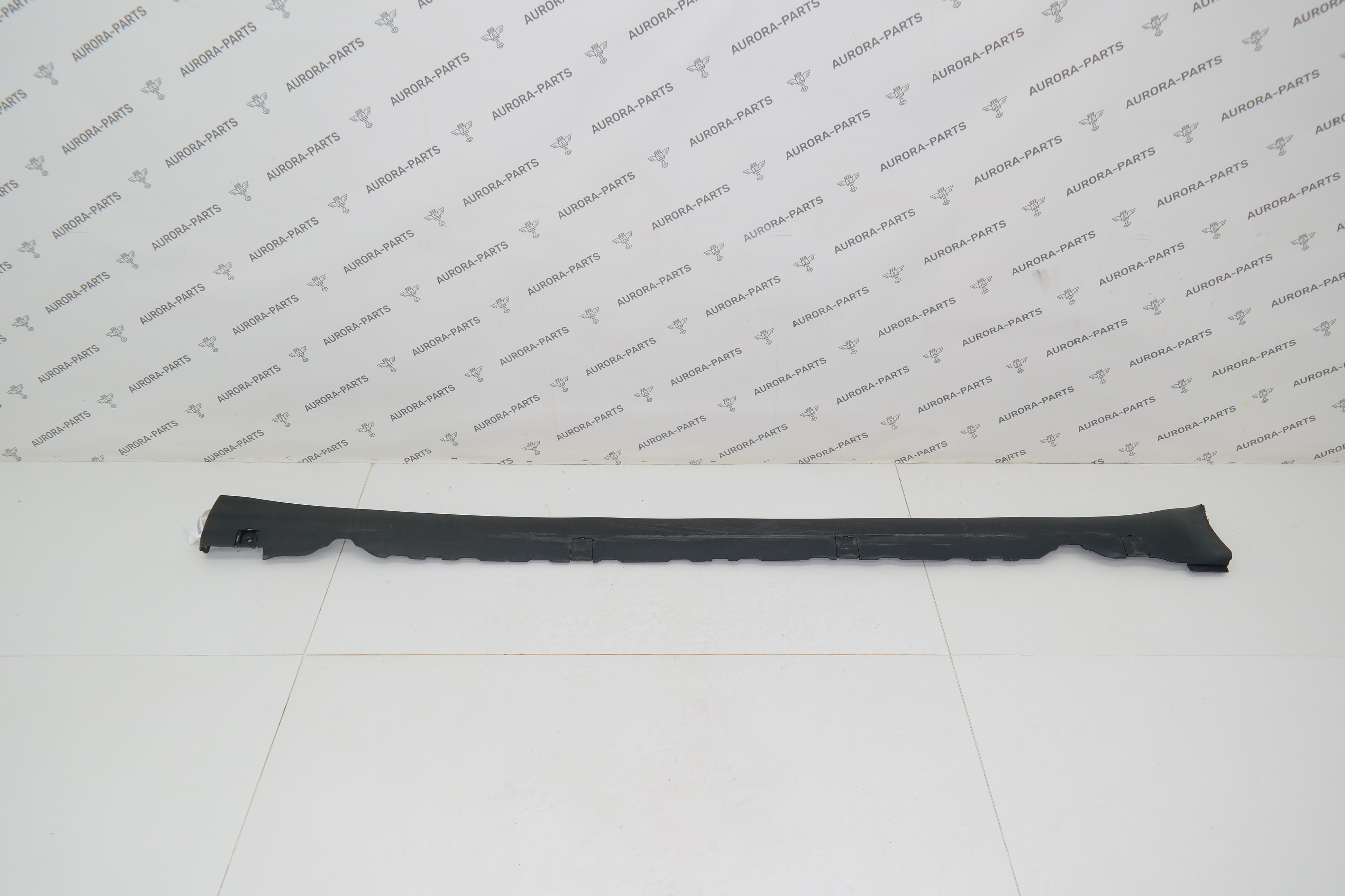 Накладка порога наружная LH Tesla Model 3