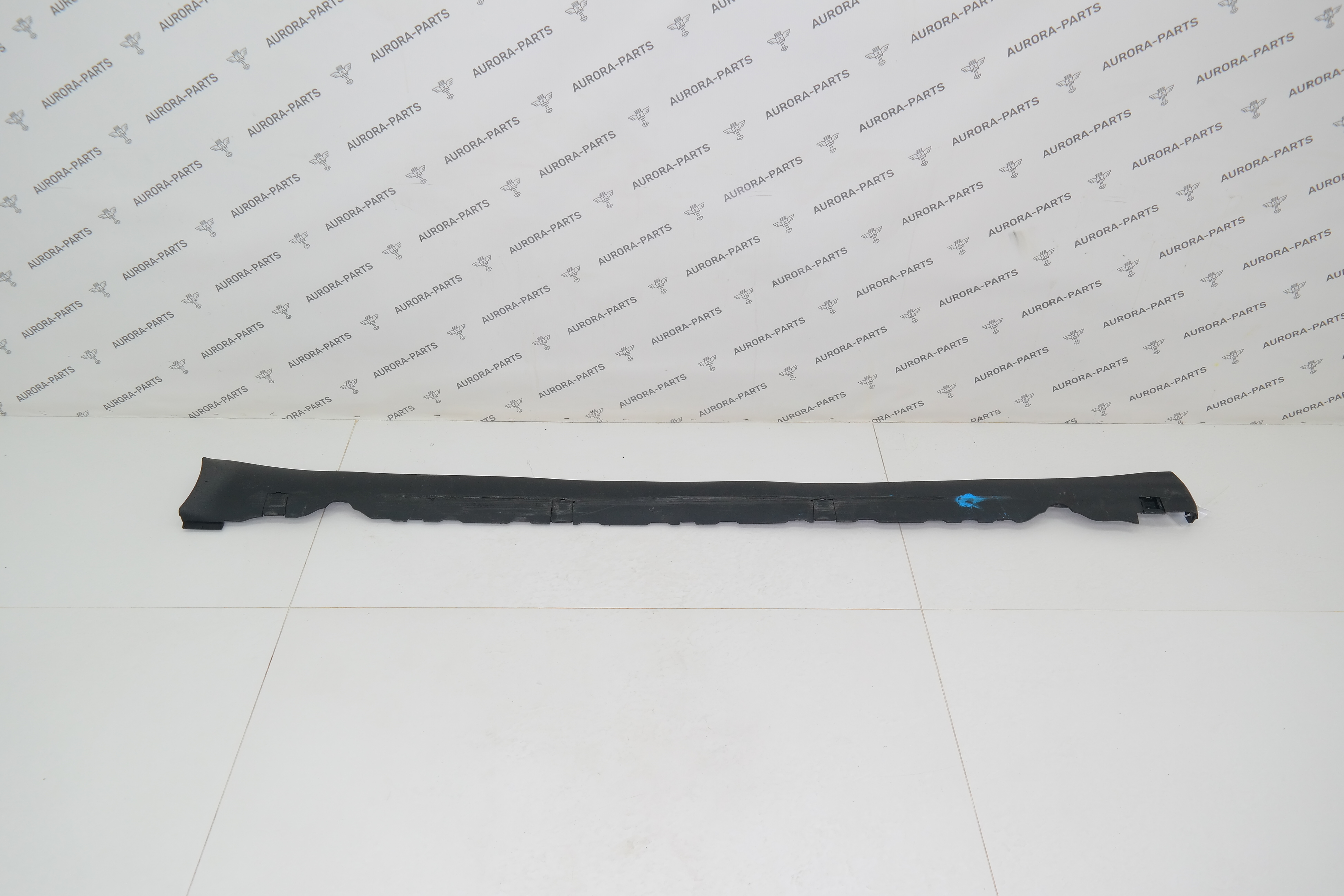 Накладка порога наружная RH Tesla Model 3