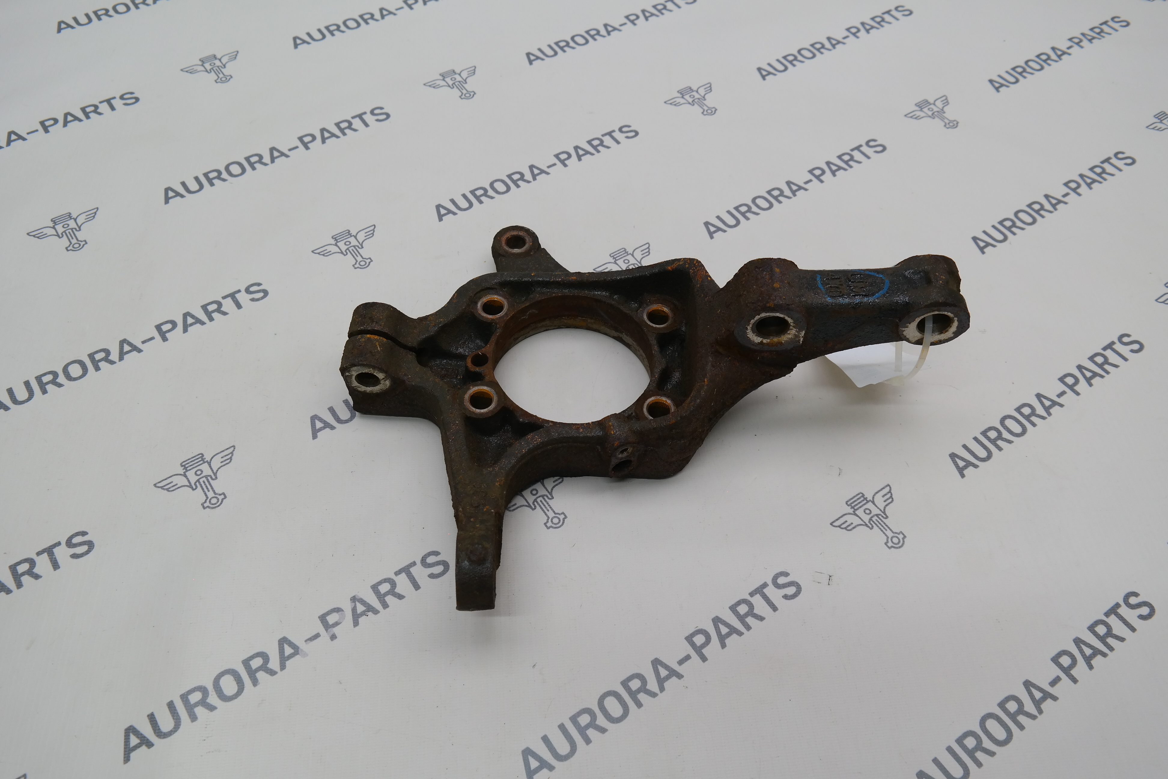 Кулак поворотный передней подвески RH Kia Sorento