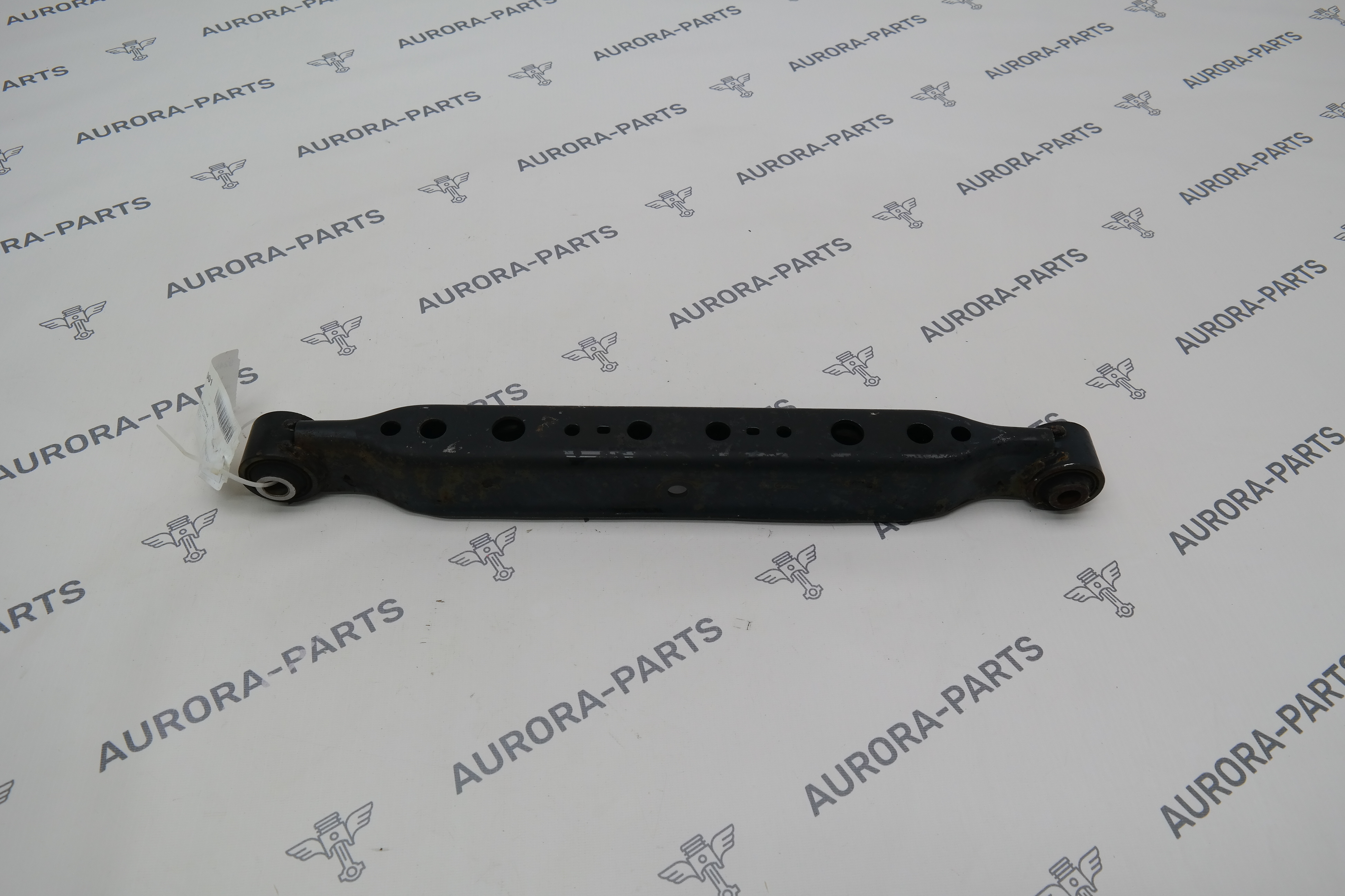 Рычаг поперечный нижний задней подвески LH Nissan Qashqai