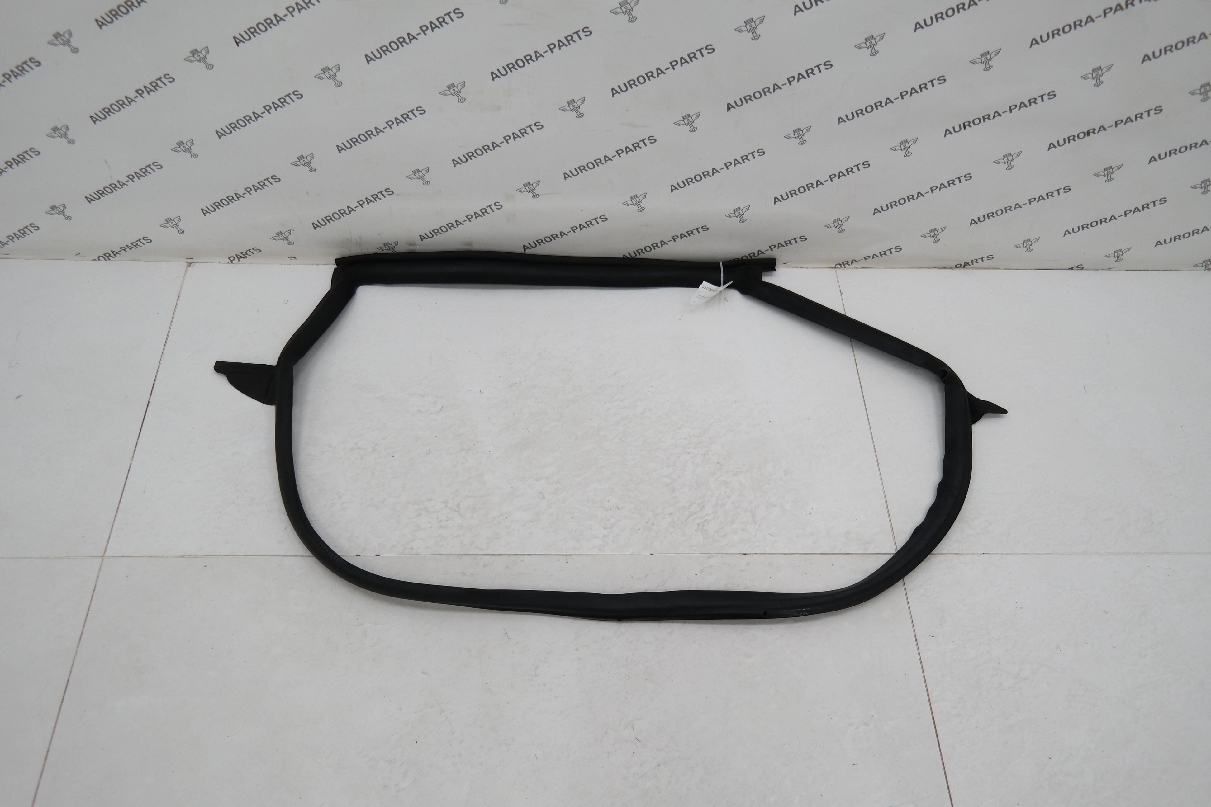 Уплотнитель двери задней RH Tesla Model 3