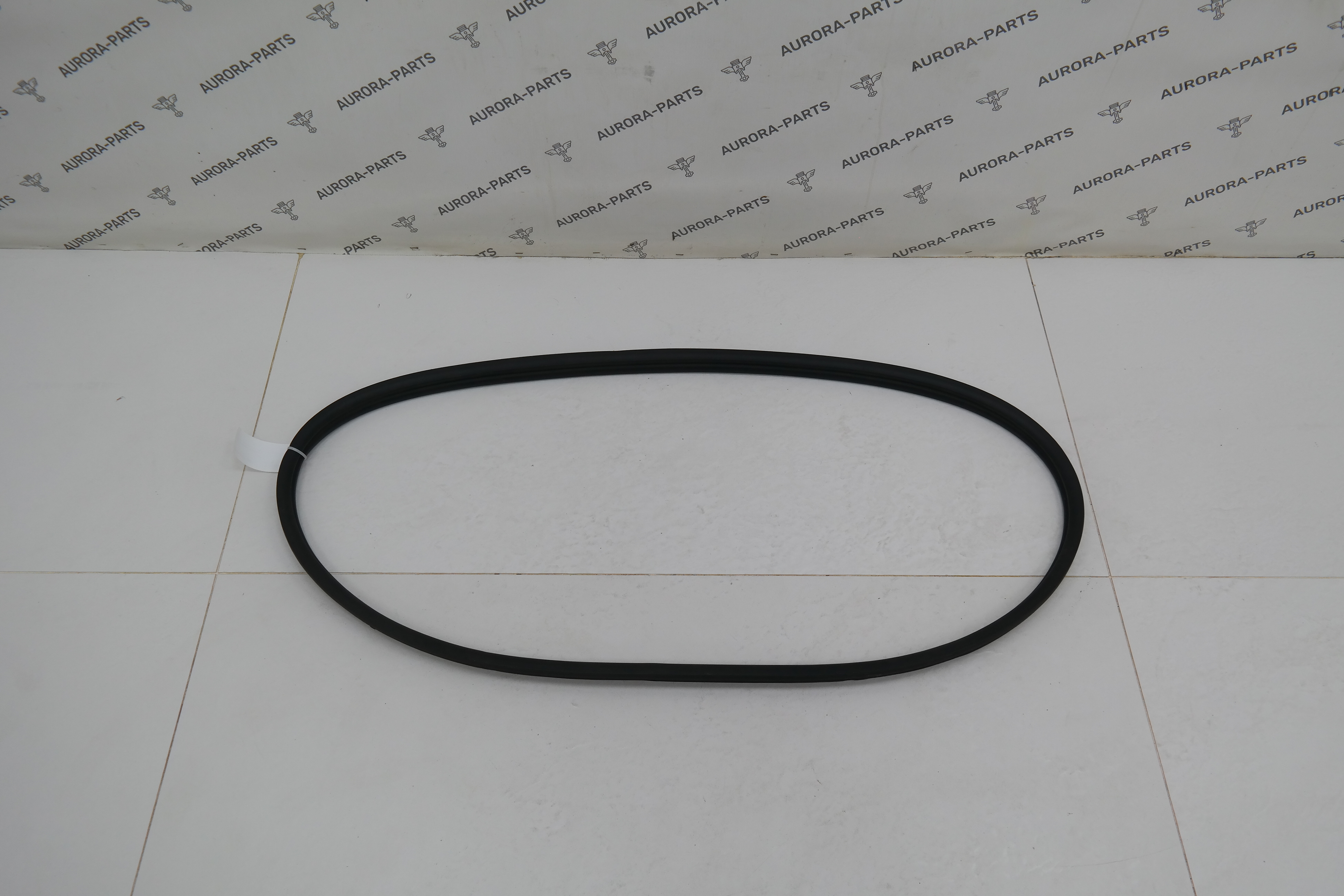 Уплотнитель багажного отделения переднего Tesla Model 3