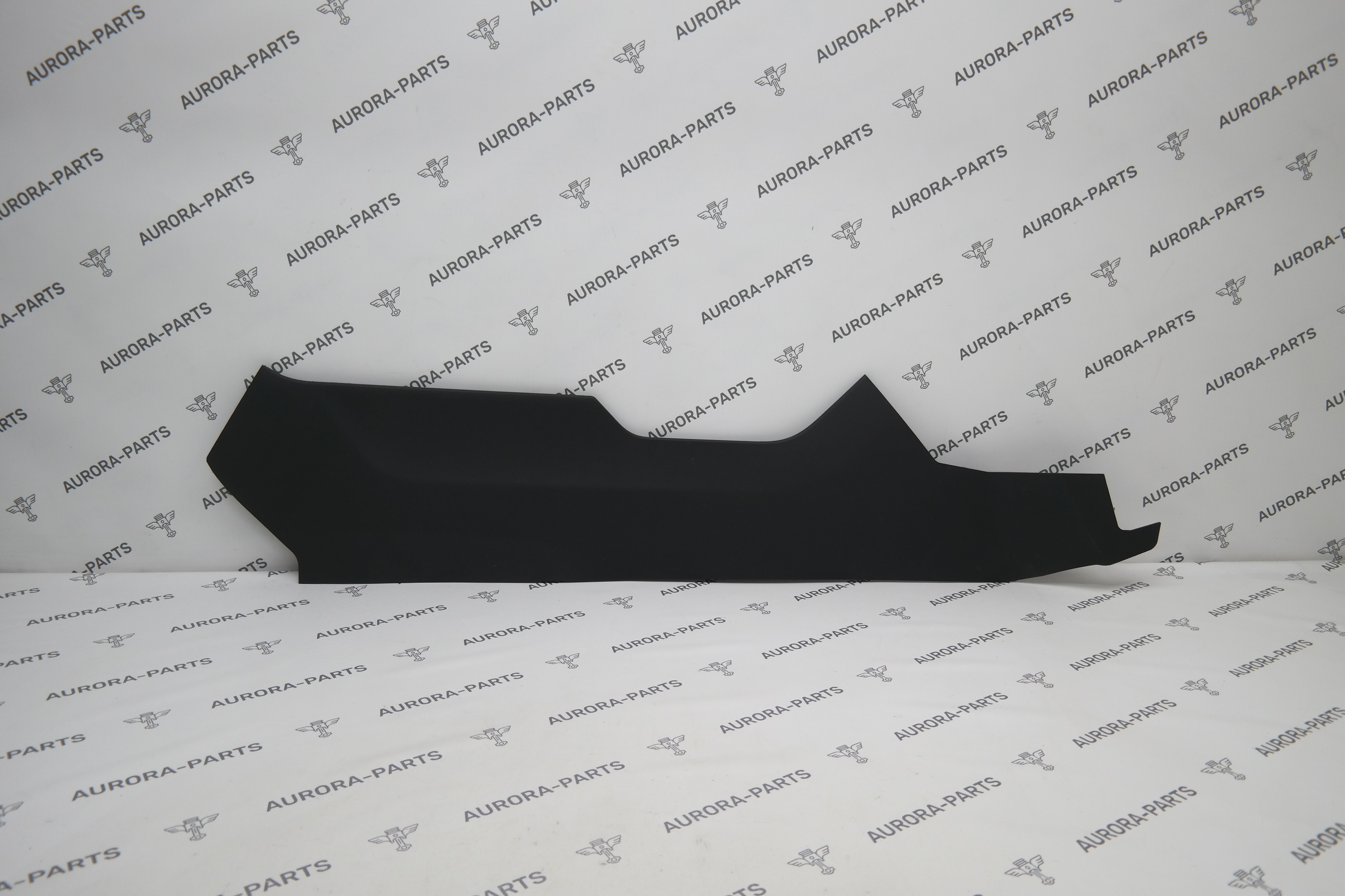 Накладка центральной консоли RH Land Rover Range Rover Evoque