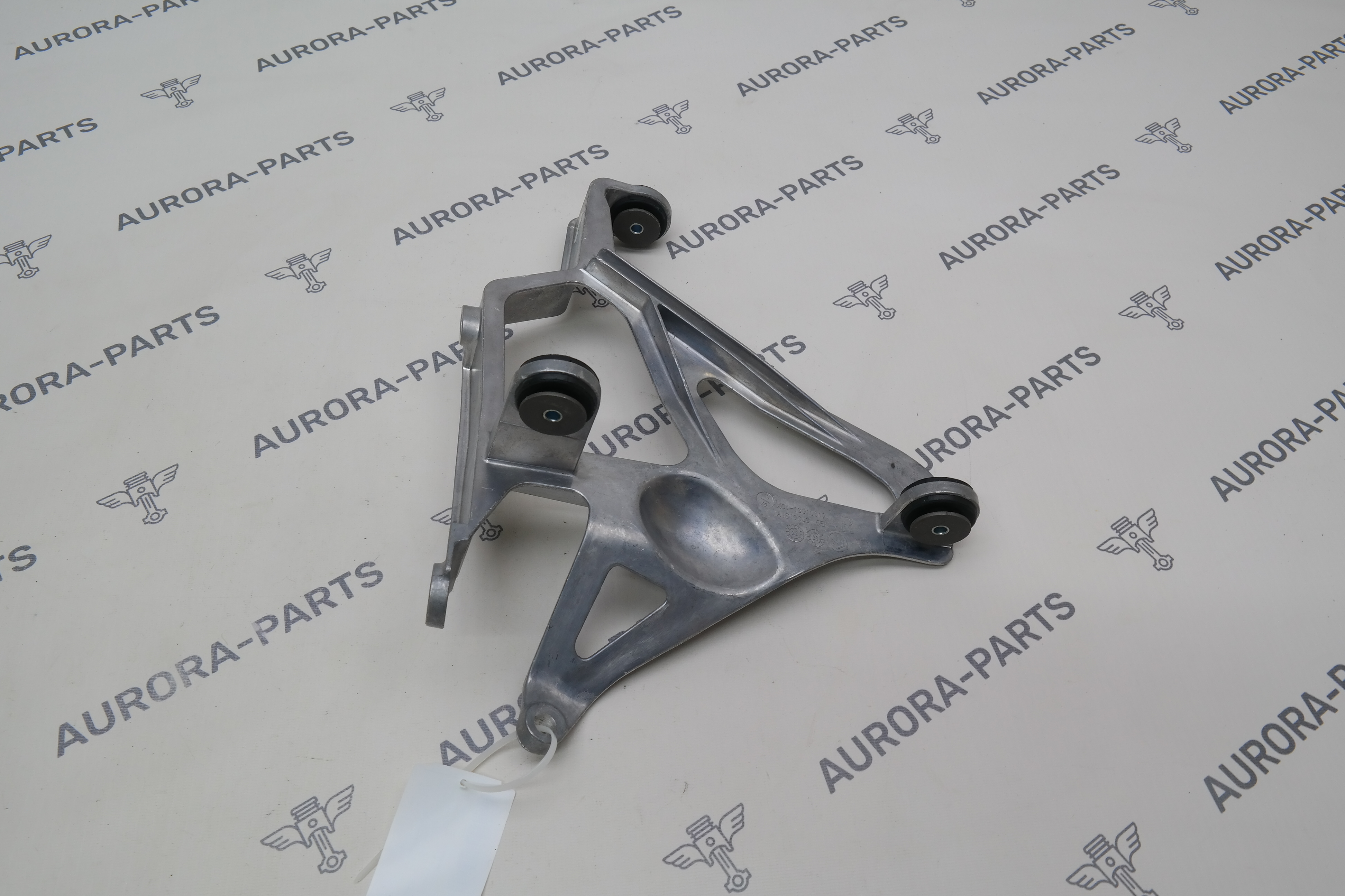 Кронштейн крепления интеркулера RH Li Auto LiXiang L7