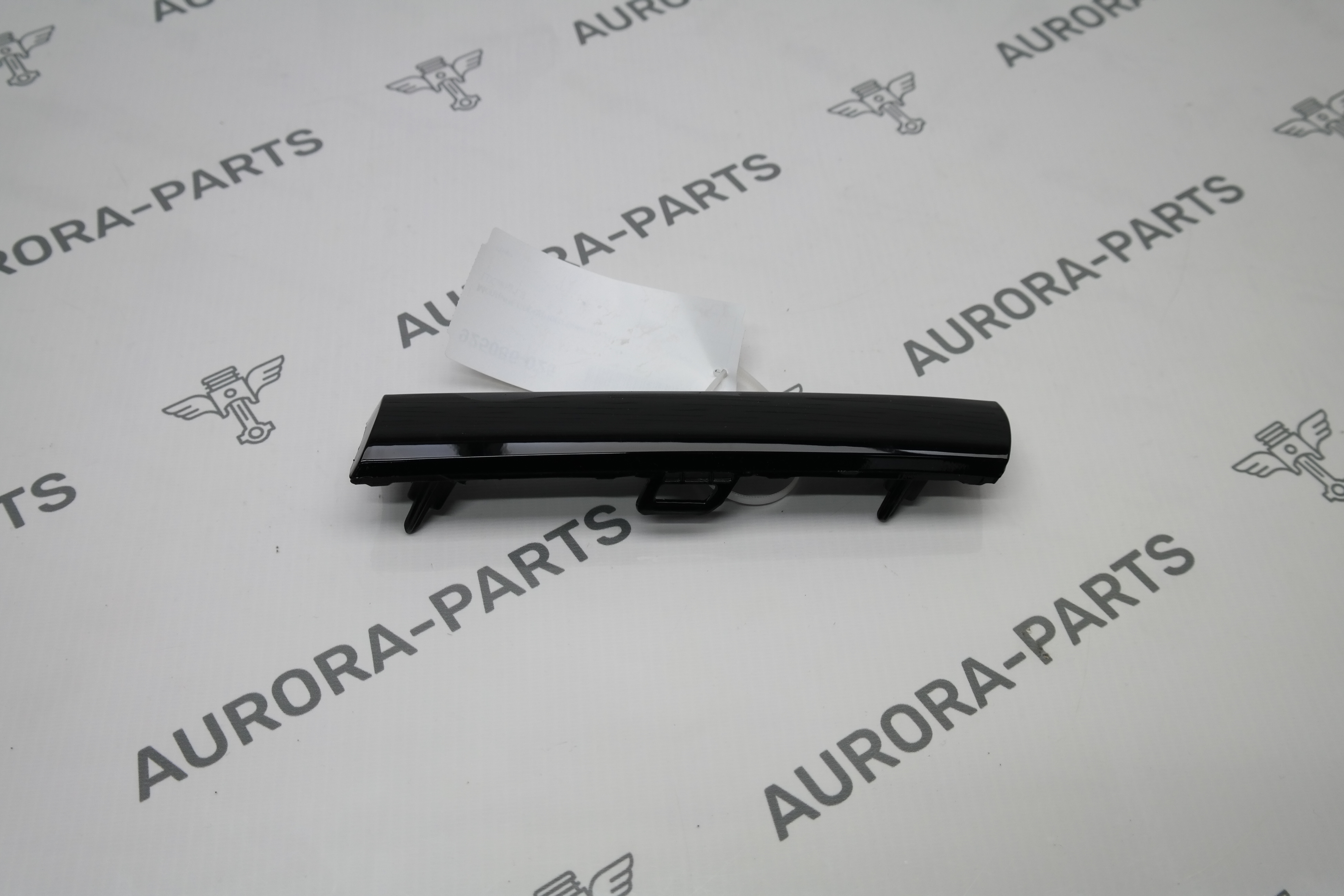 Молдинг переднего бампера RH Li Auto LiXiang L9