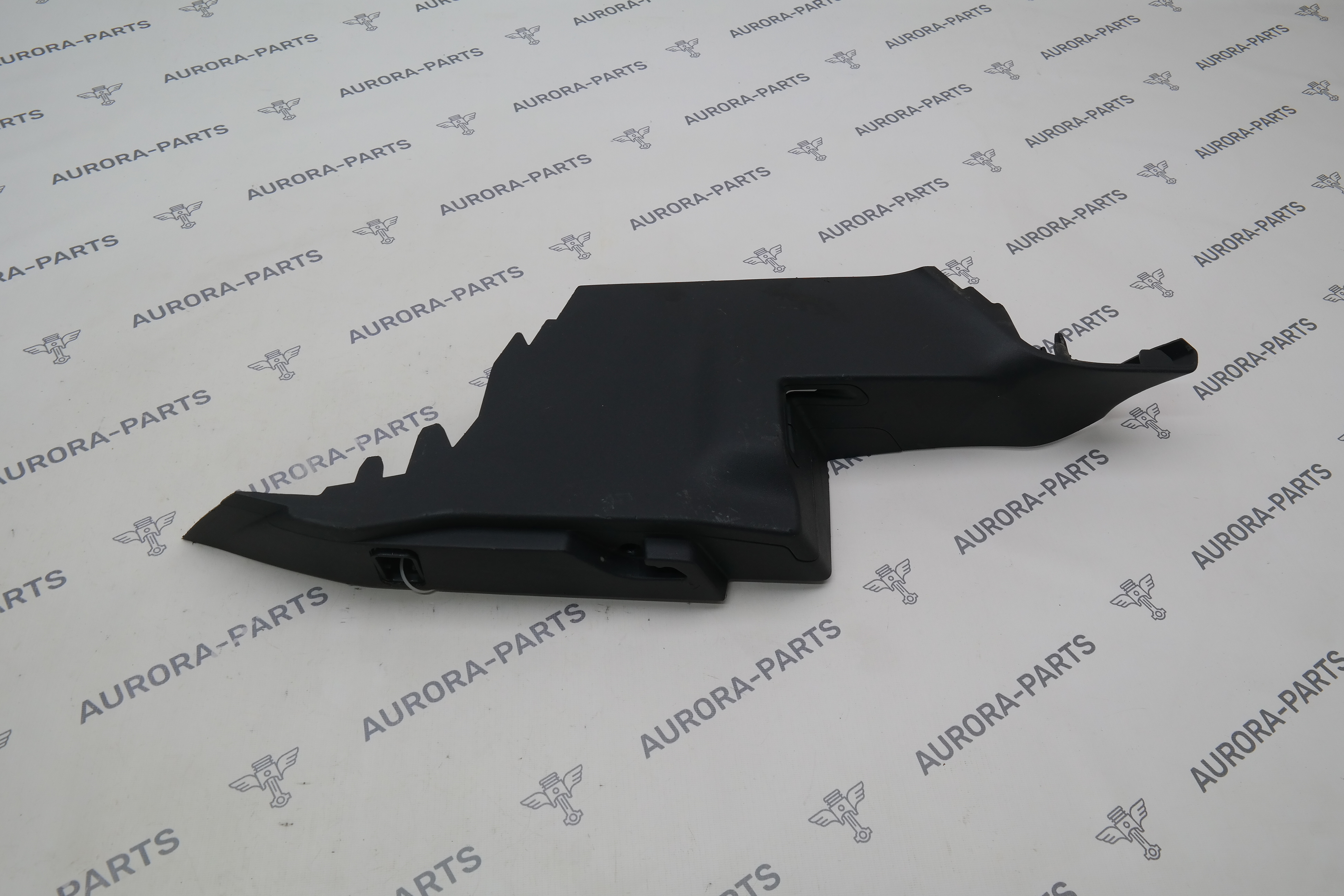 Накладка багажника LH Land Rover Range Rover Evoque