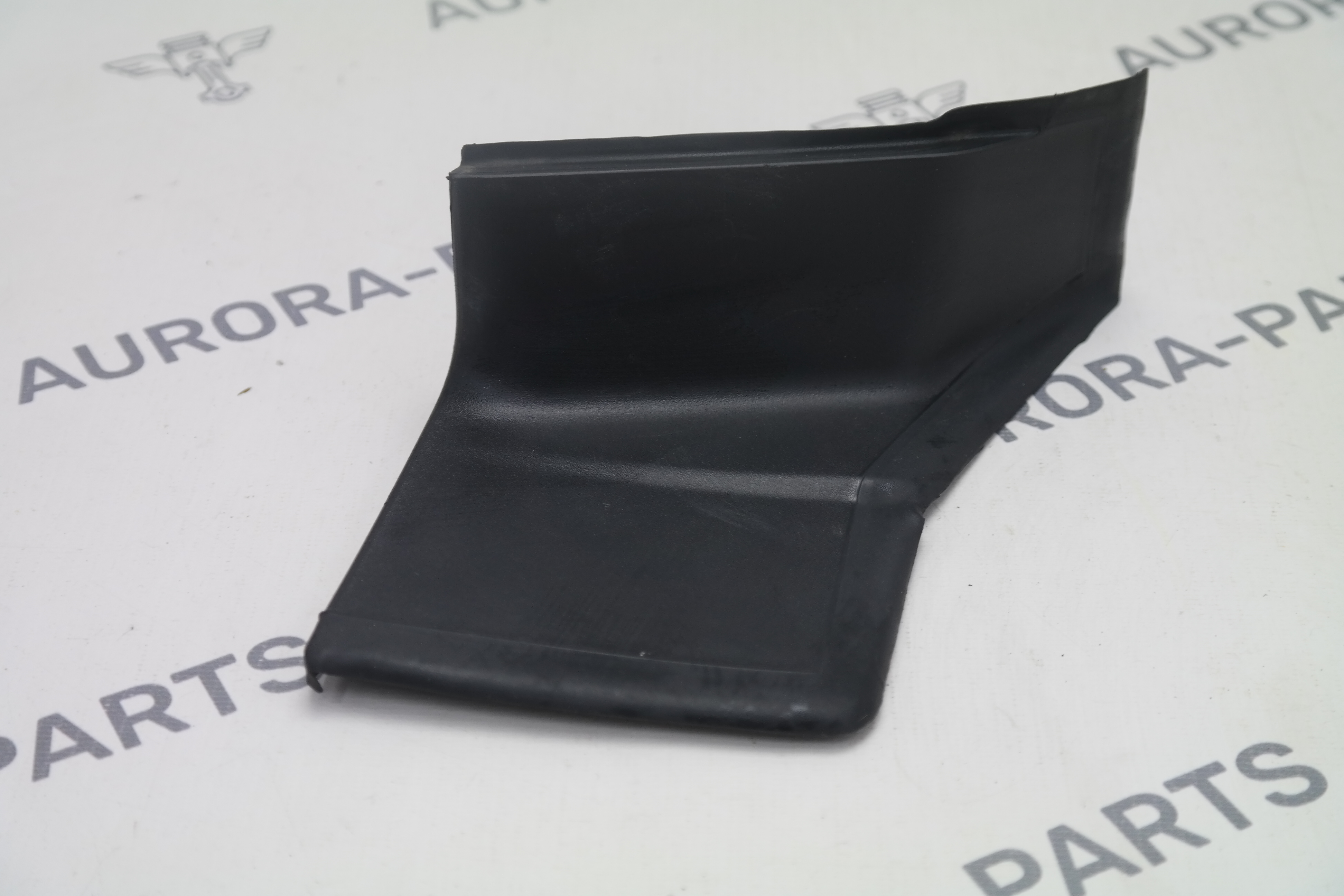 Накладка заднего фоноря RH Land Rover Range Rover Evoque