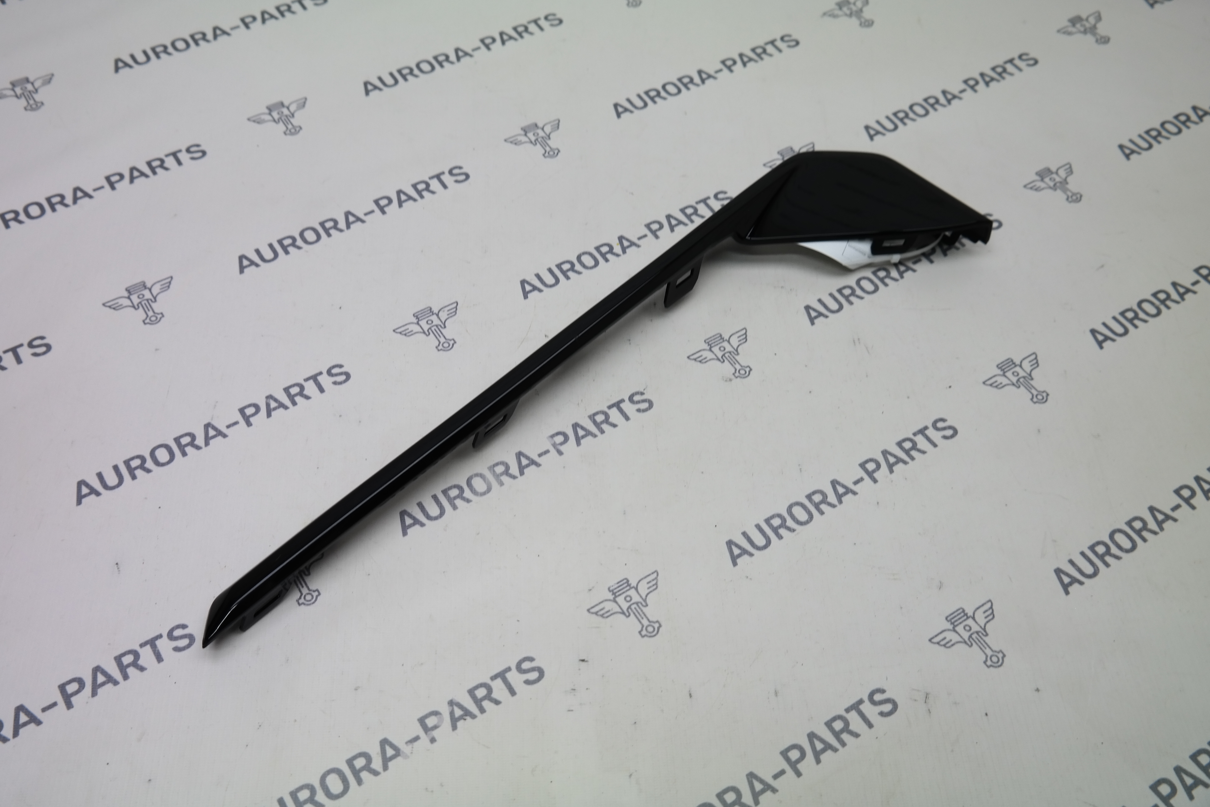 Вставка (Молдинг) переднего бампера LH ZEEKR 001