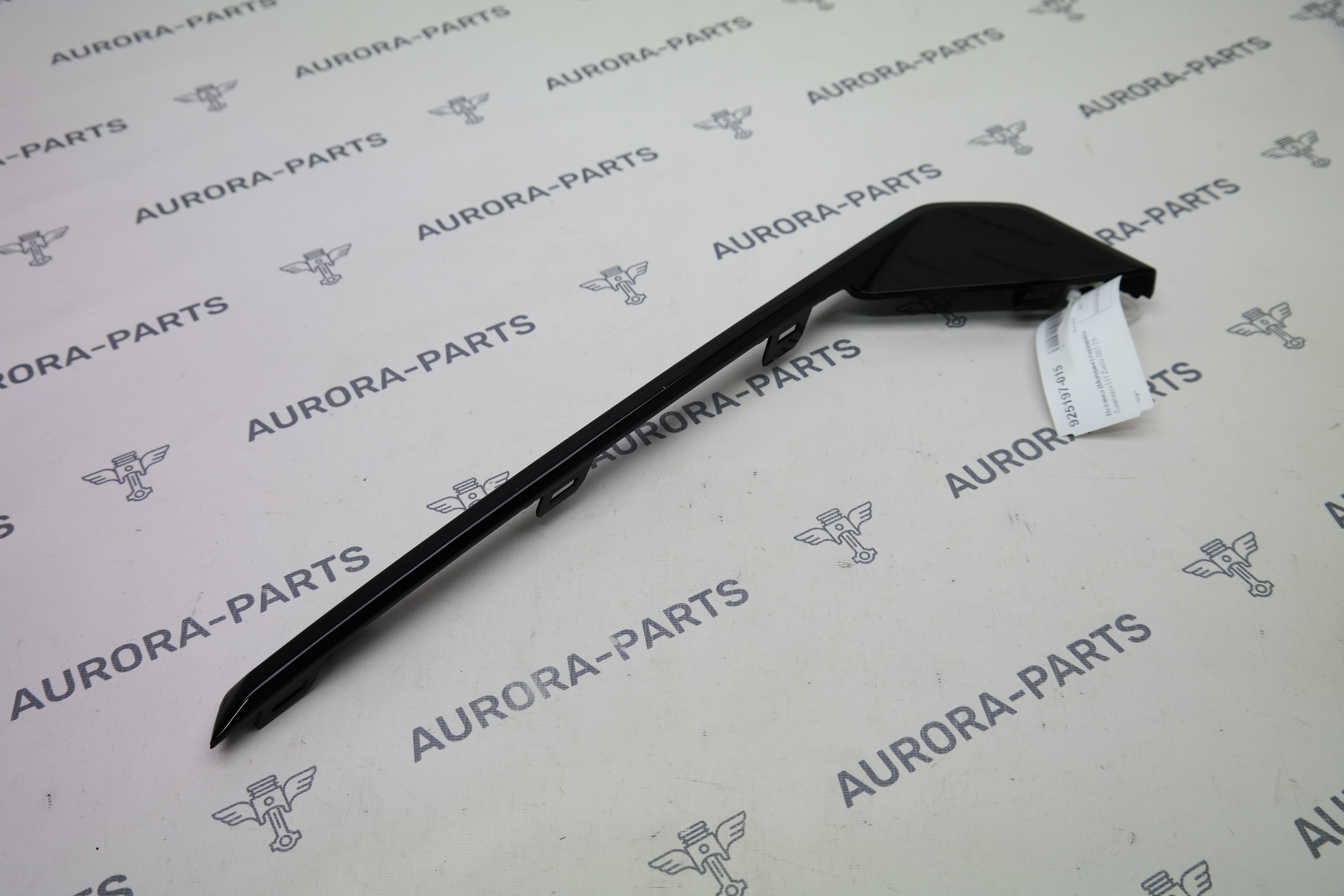 Вставка (Молдинг) переднего бампера LH ZEEKR 001