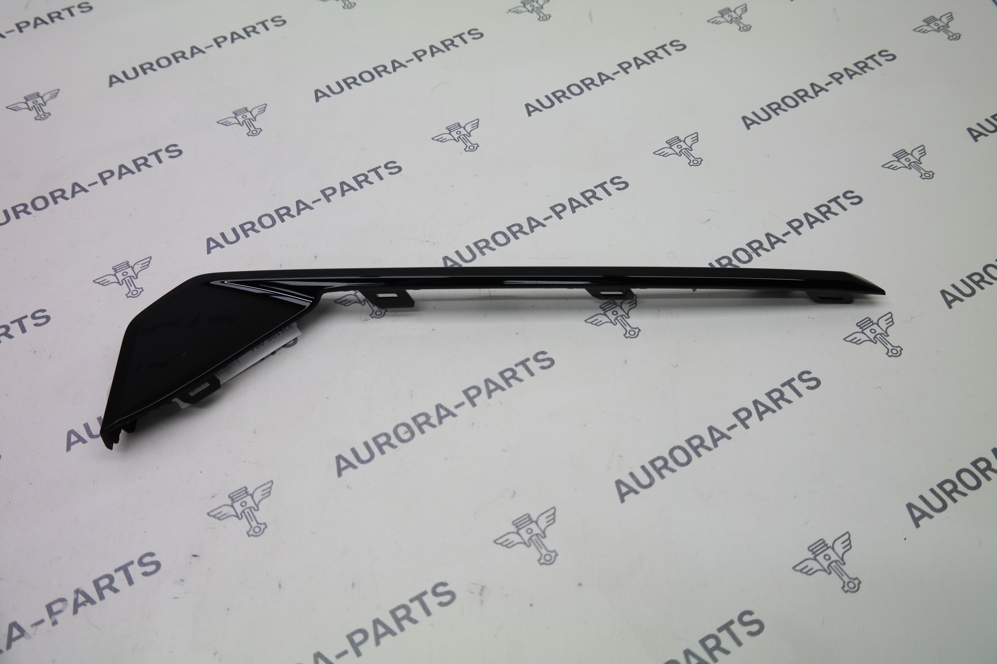 Вставка (Молдинг) переднего бампера RH ZEEKR 001