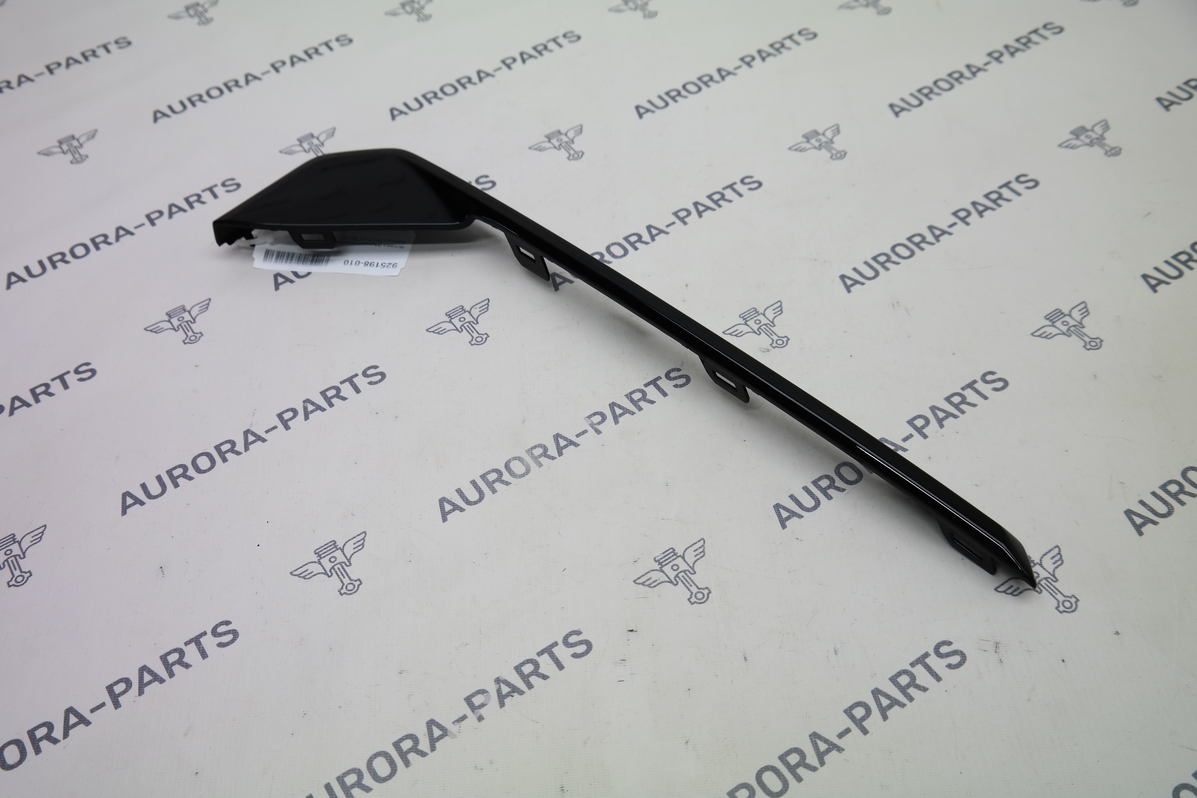 Вставка (Молдинг) переднего бампера RH ZEEKR 001