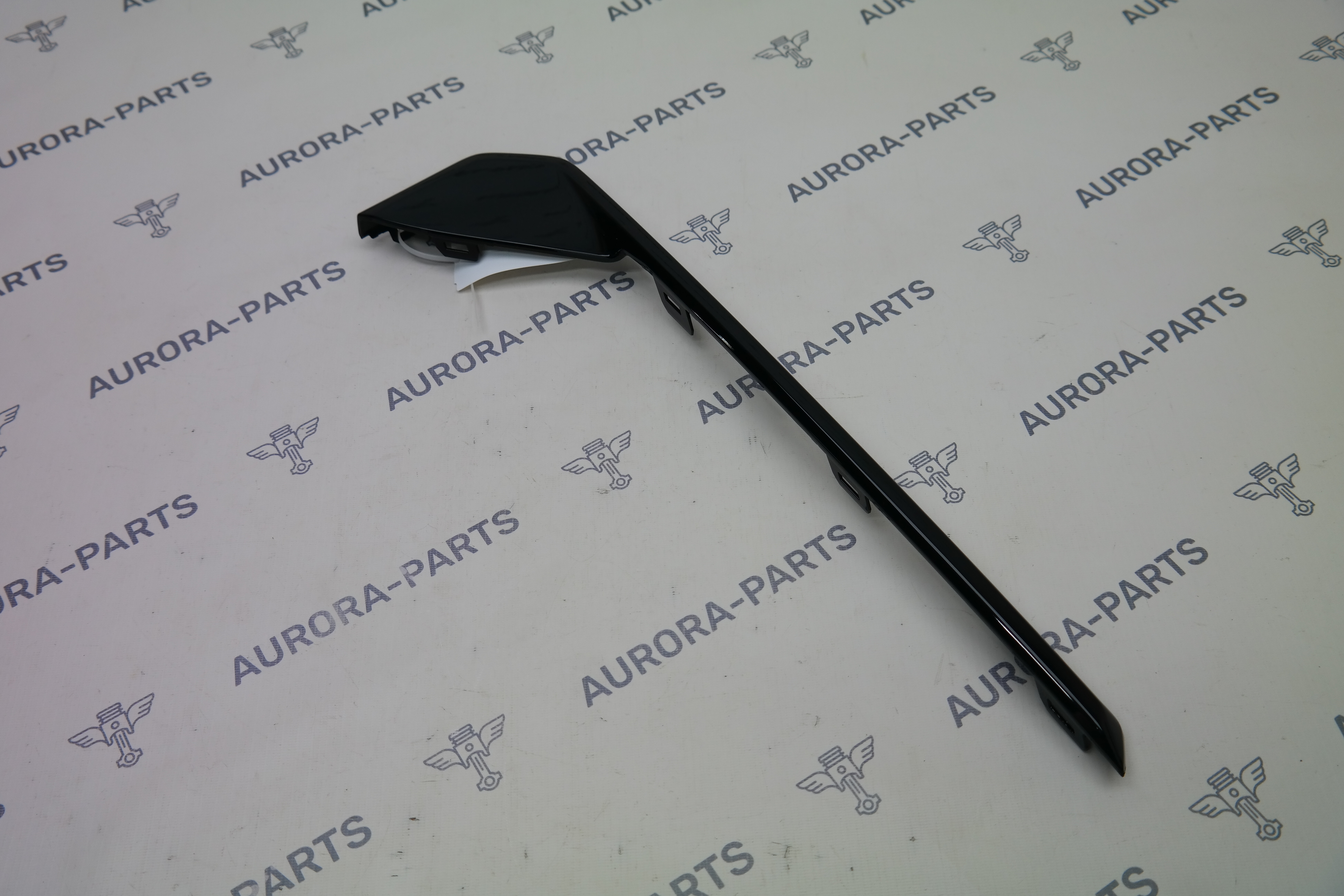 Вставка (Молдинг) переднего бампера RH ZEEKR 001