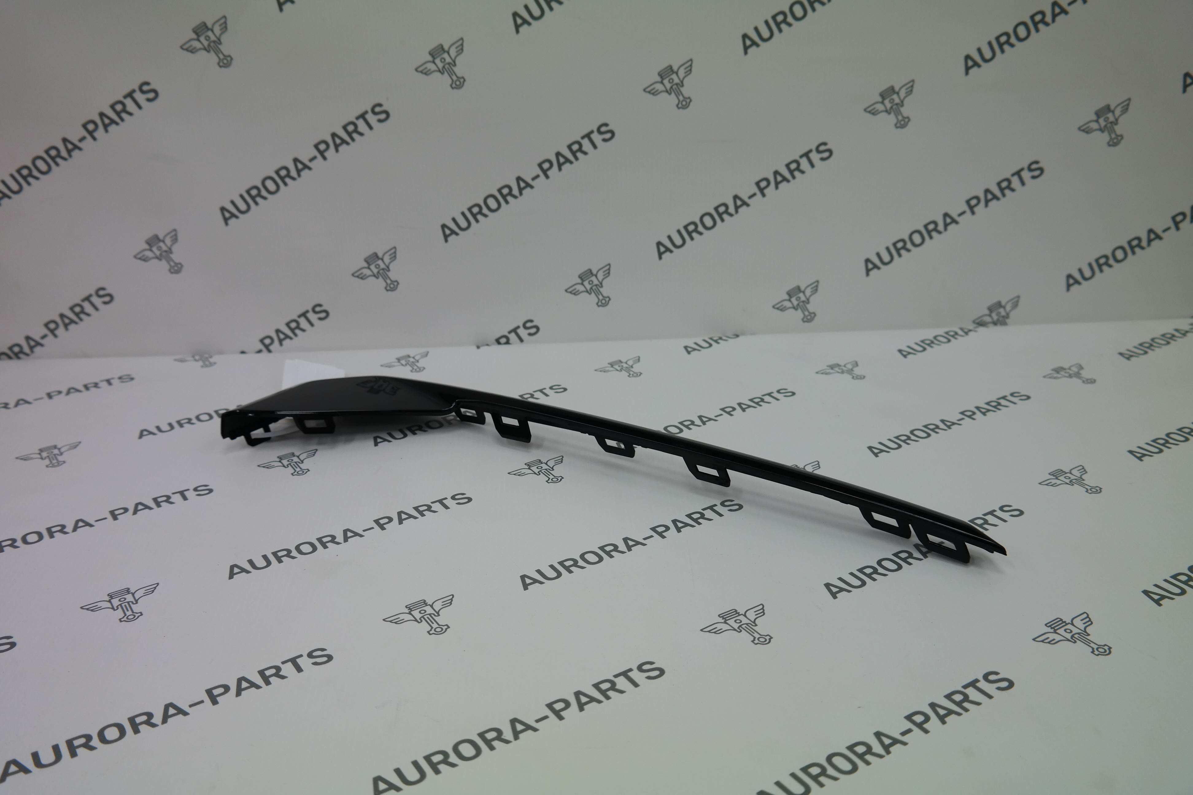 Вставка (Молдинг) переднего бампера RH ZEEKR 001