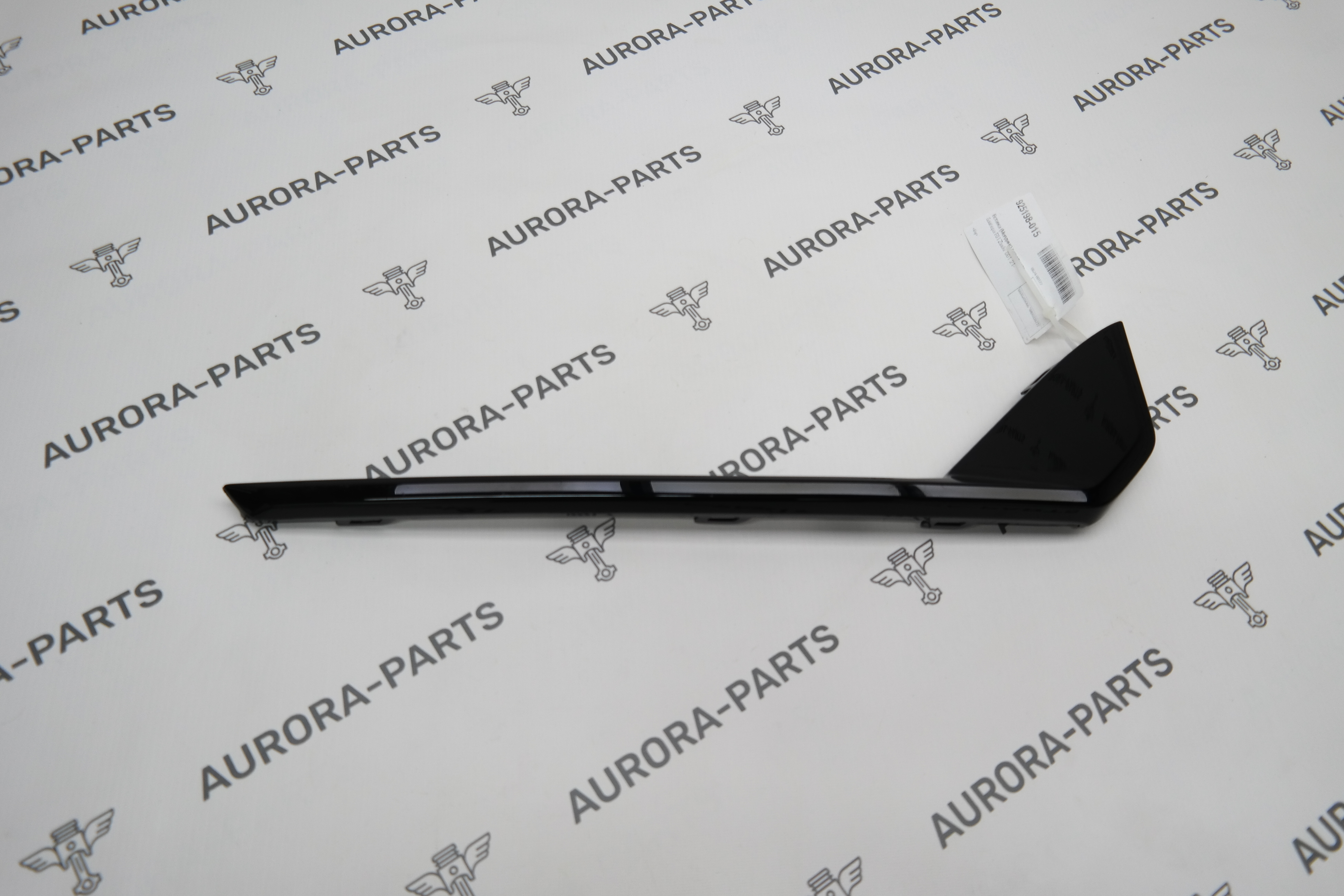 Вставка (Молдинг) переднего бампера RH ZEEKR 001